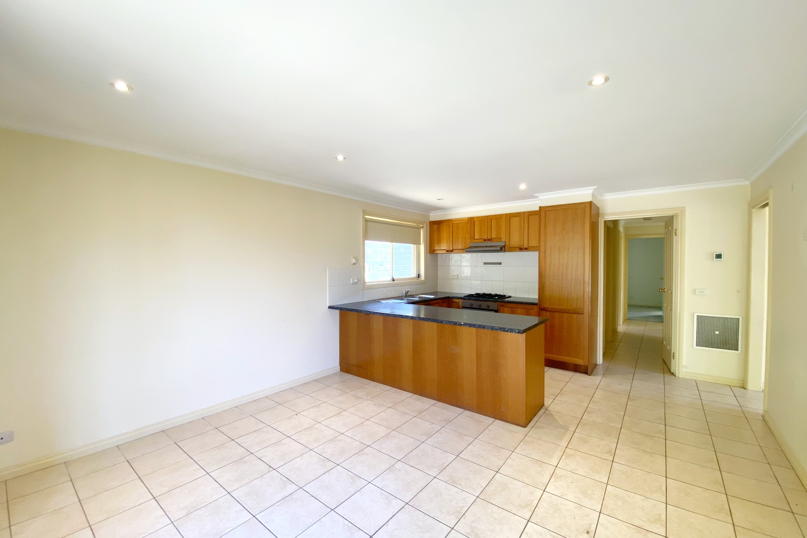 2/52 Elgin Street, Berwick, VIC 3806, Berwick - Thumbnail 3