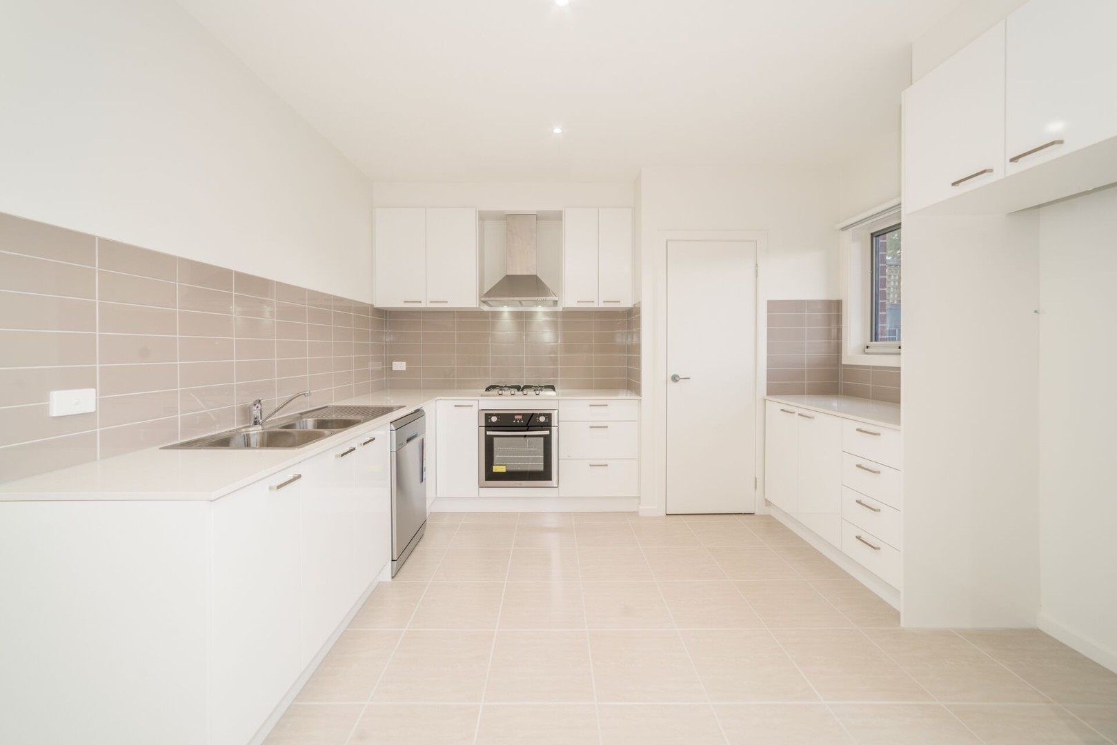 2/53 Lyndhurst Crescent, Box Hill North, VIC 3129 - Thumbnail 1 - 04/04/2025