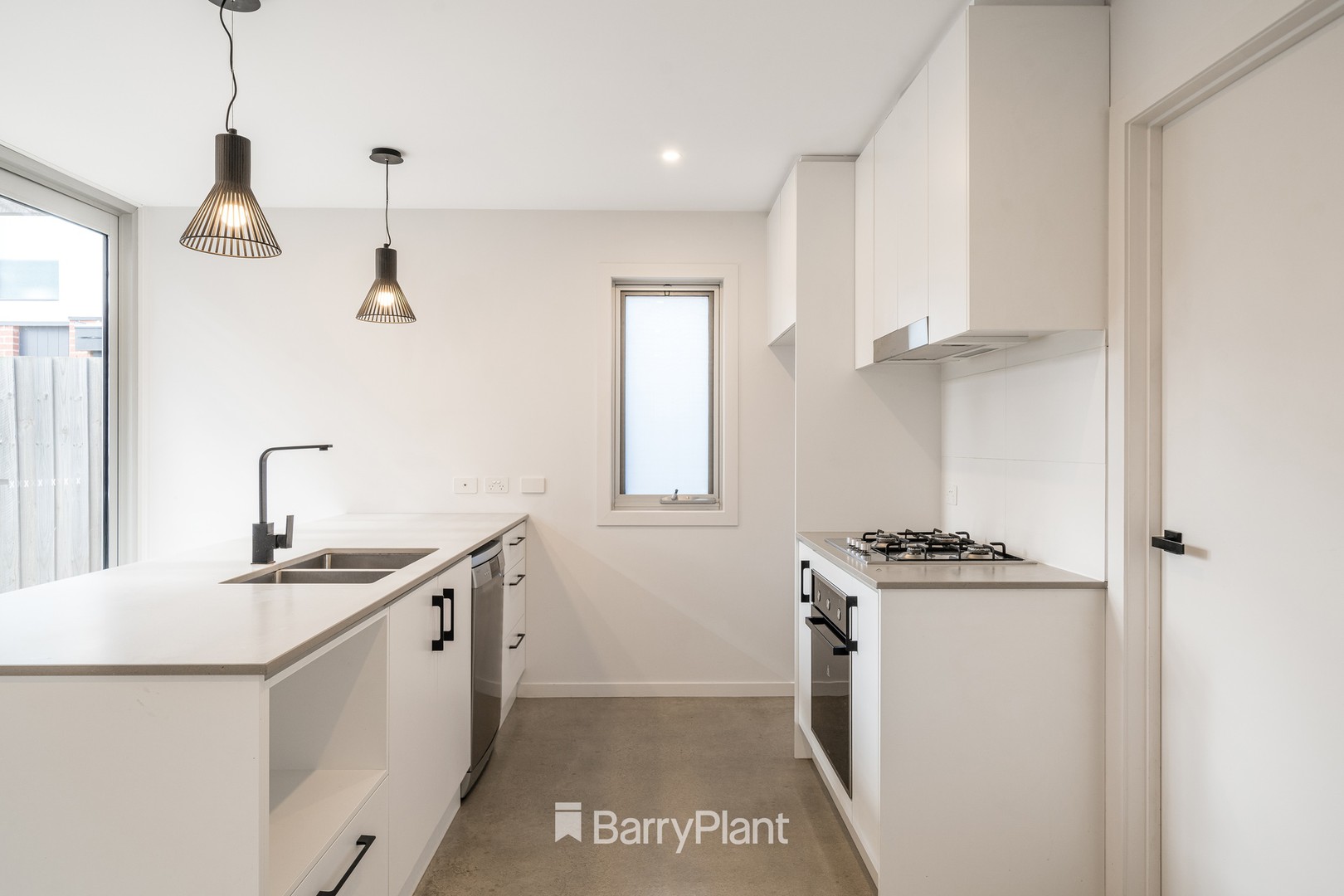 2/54 Buckingham Road, Newtown, VIC 3220, Newtown - Thumbnail 2