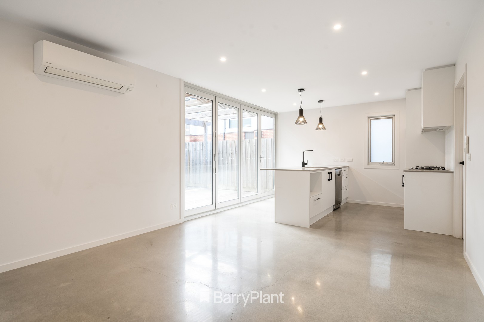 2/54 Buckingham Road, Newtown, VIC 3220, Newtown - Thumbnail 3