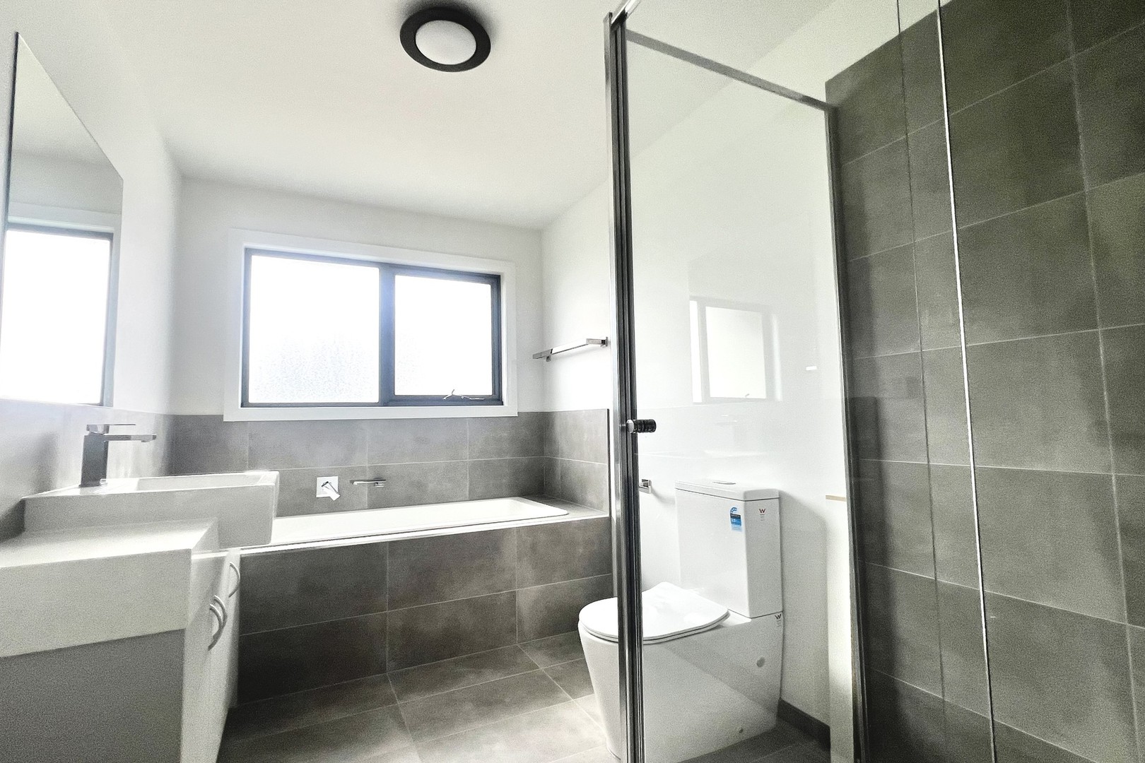 2/54 Walmer Avenue, St Albans, VIC 3021 - Thumbnail 1 - 27/11/2023