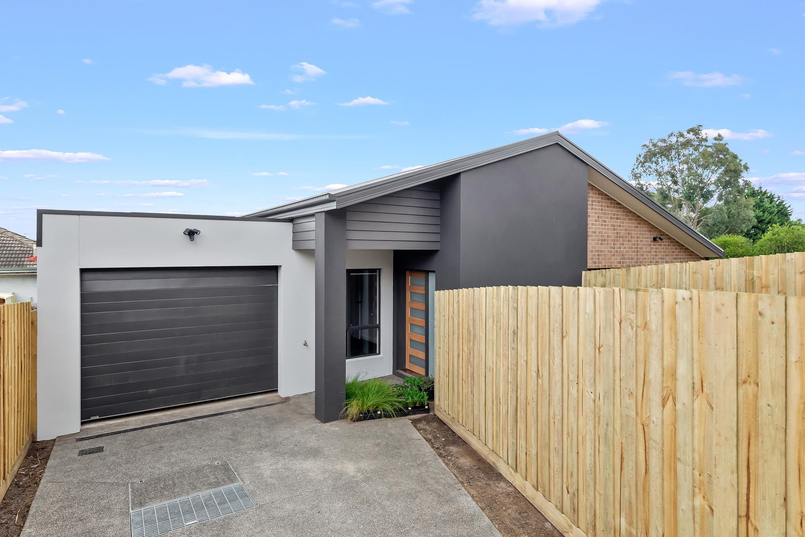 2/55 Nisbett Street, Reservoir, VIC 3073, Reservoir - Thumbnail 2