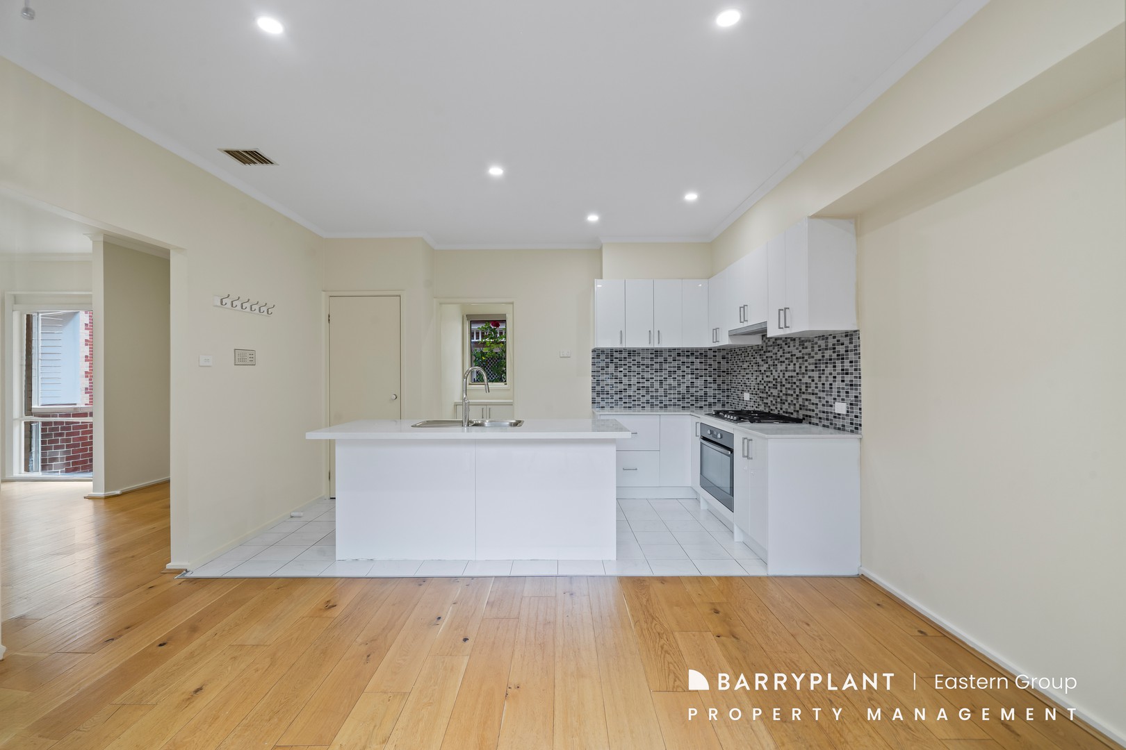 2/565 Whitehorse Road, Mitcham, VIC 3132, Mitcham - Thumbnail 5