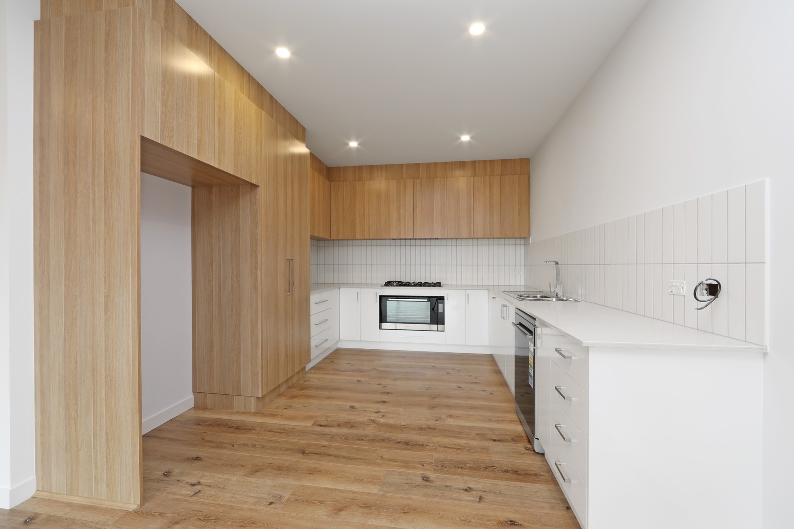2/57 Kingloch  Parade, Wantirna, VIC 3152, Wantirna - Thumbnail 3