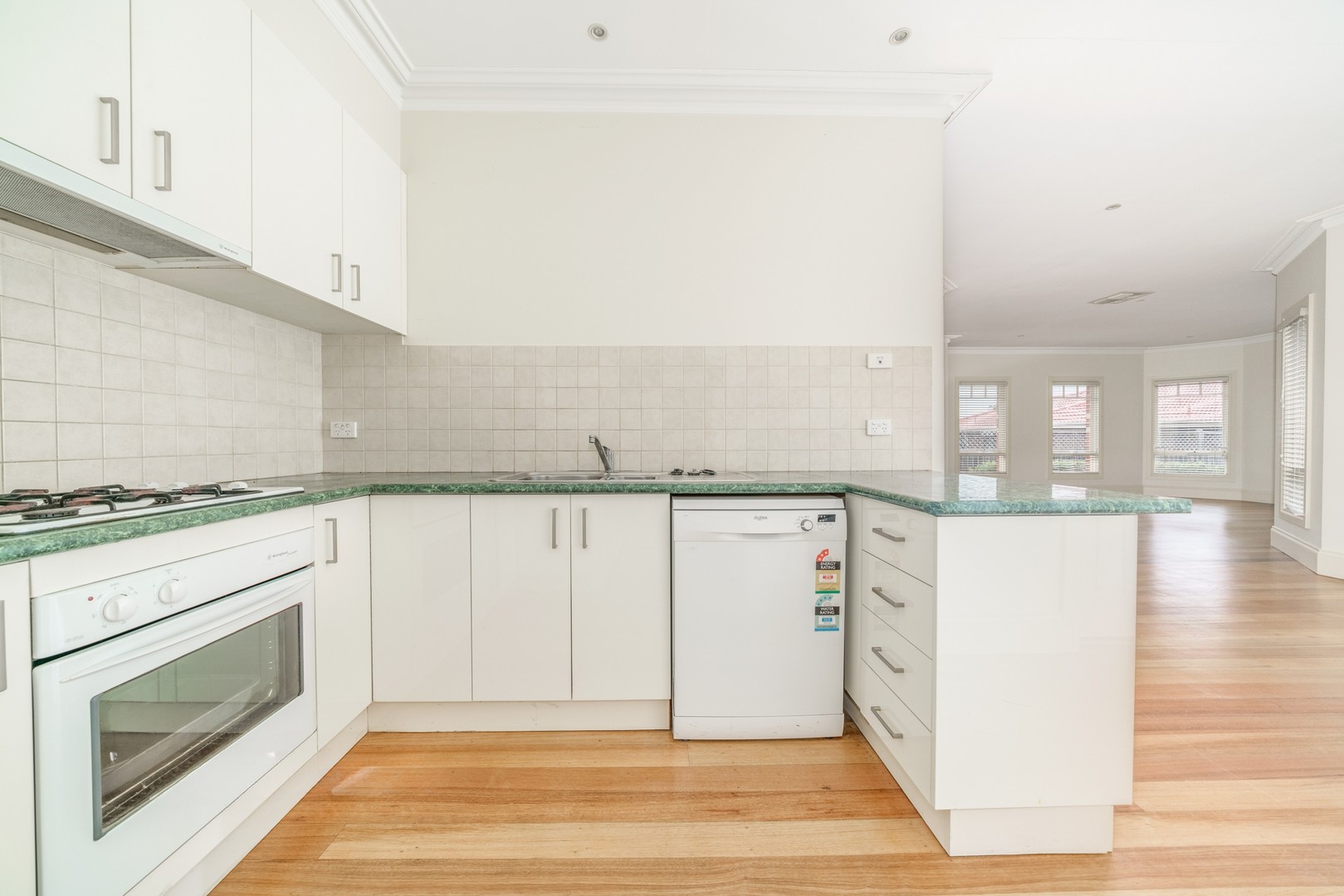 2/58 Manningham Road, Bulleen, VIC 3105, Bulleen - Thumbnail 2