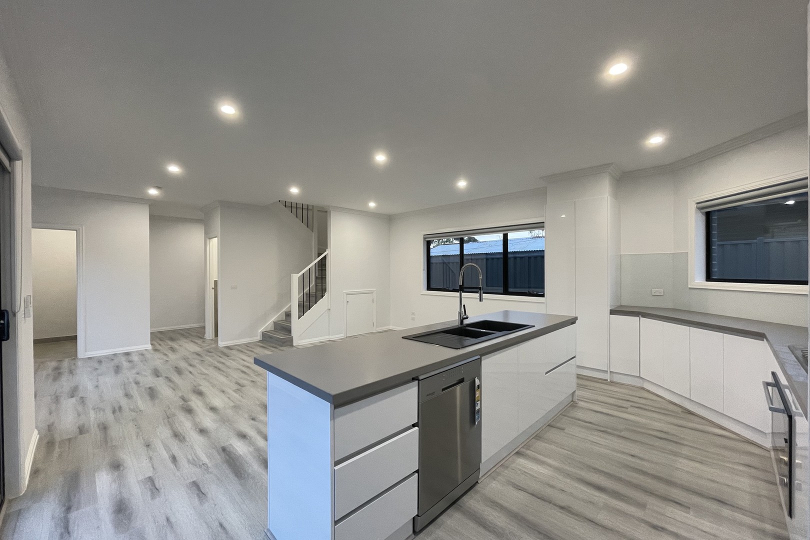 2/59 Barry Street, Reservoir, VIC 3073, Reservoir - Thumbnail 3