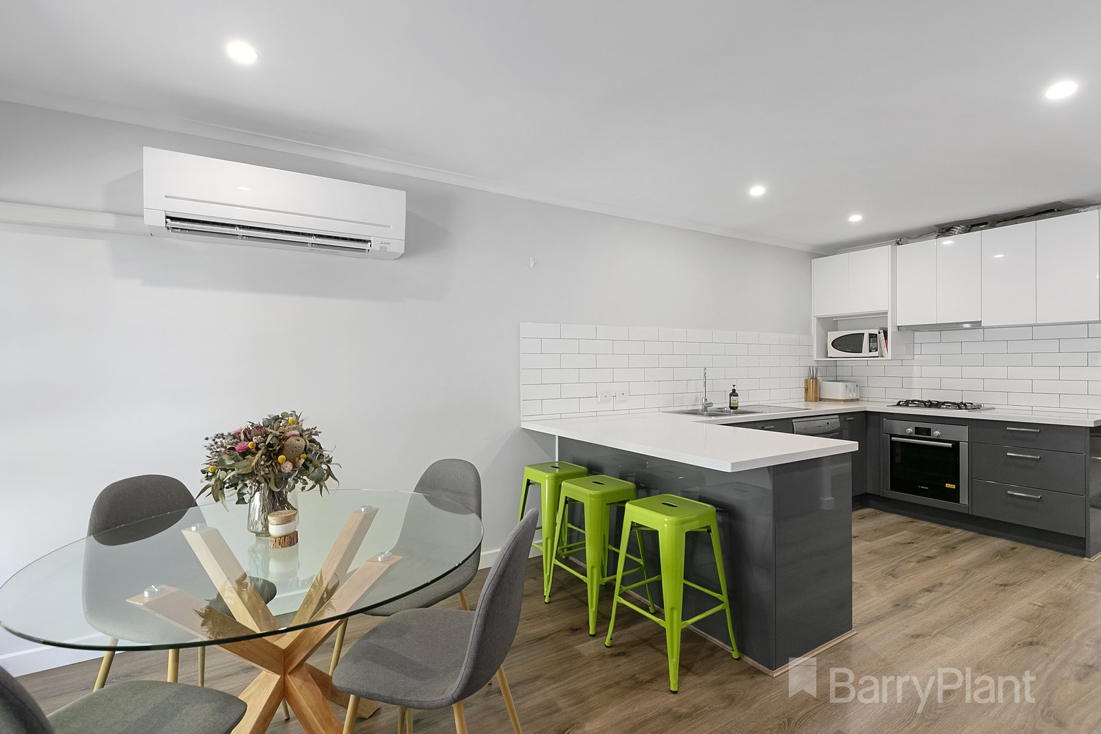 2/59 Hewish Road, Croydon, VIC 3136, Croydon - Thumbnail 2