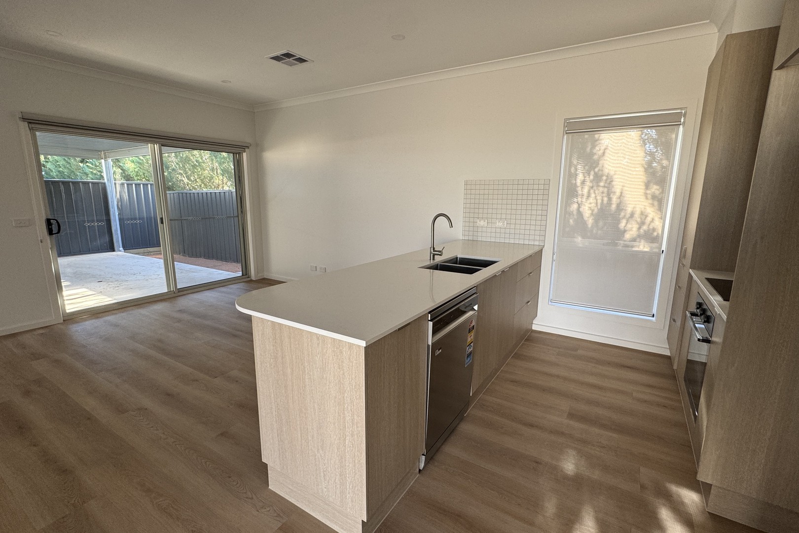 2/596 Riverside Avenue, Mildura, VIC 3500 - Thumbnail 2 - 21/05/2026