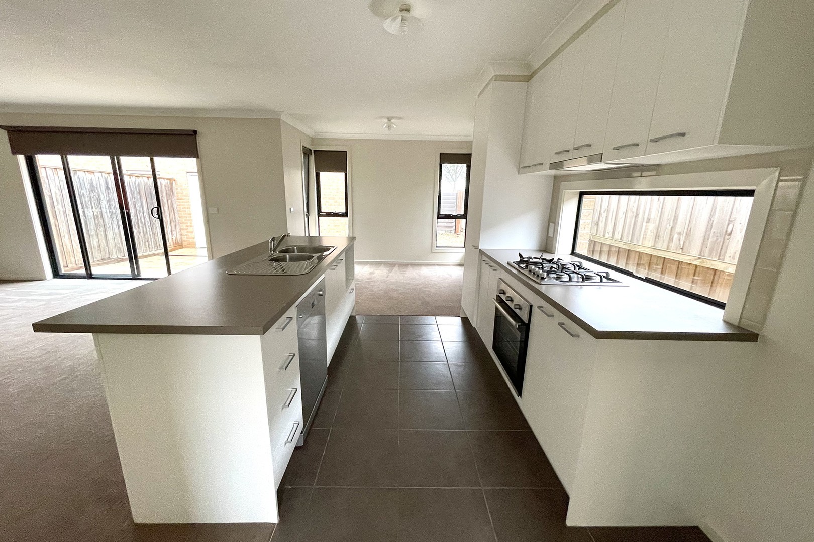 2/6-12 Highwood Drive, Hillside, VIC 3037, Hillside - Thumbnail 2