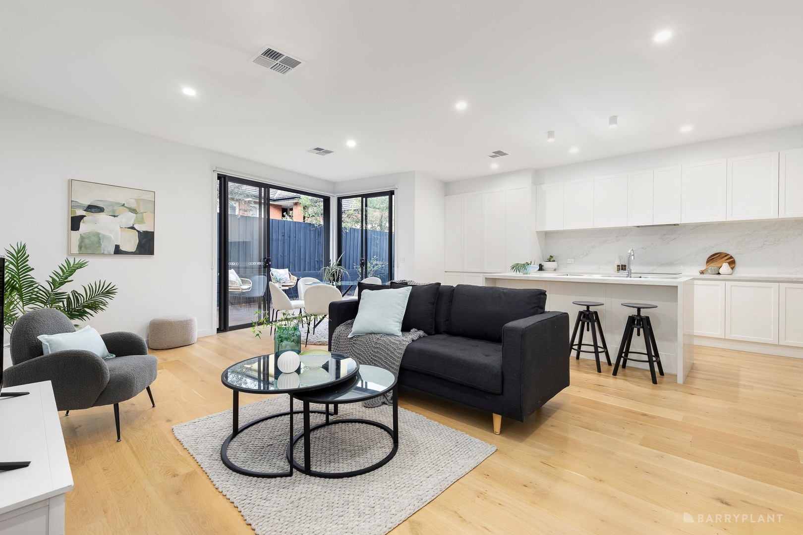 2/6 Boronia Grove, Doncaster East, VIC 3109 - Thumbnail 2 - 10/10/2025