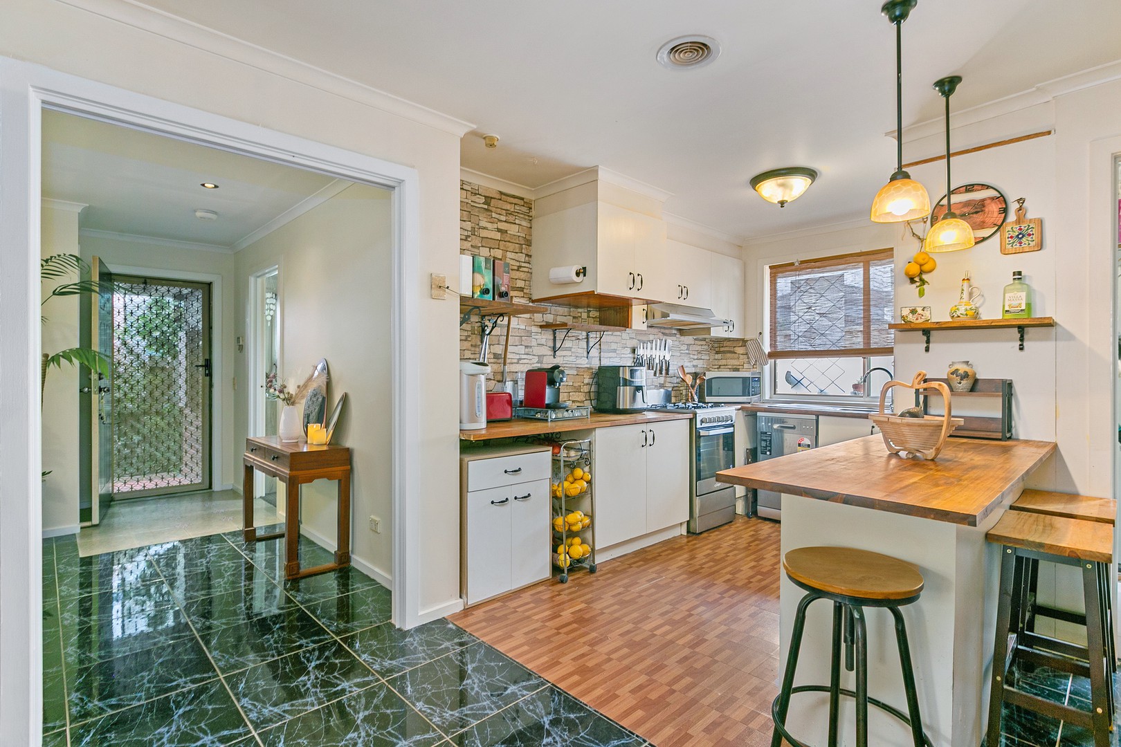 2/6 Dutton Court, Meadow Heights, VIC 3048, Meadow Heights - Thumbnail 2
