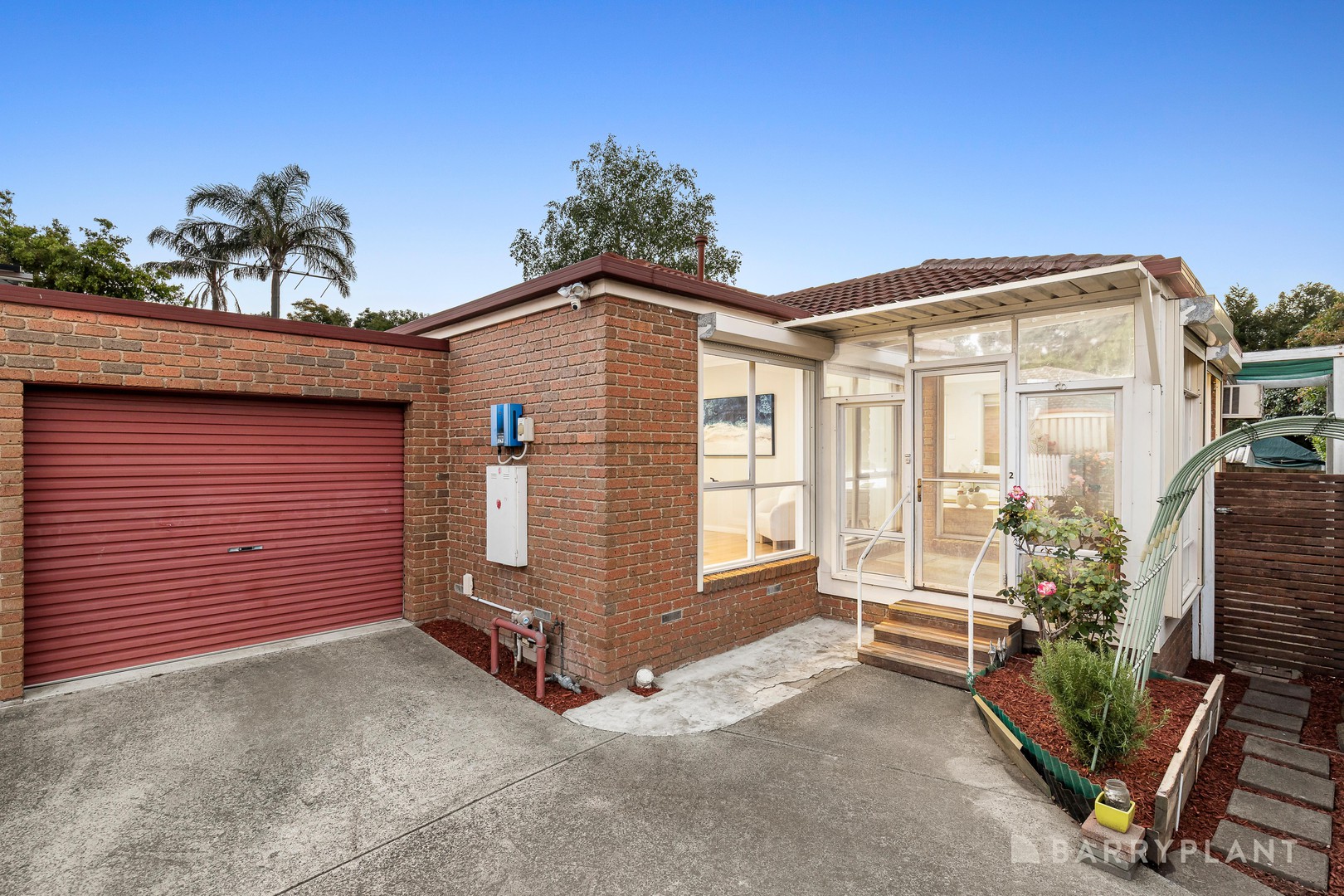 2/6 James Street, Ringwood - Image 1