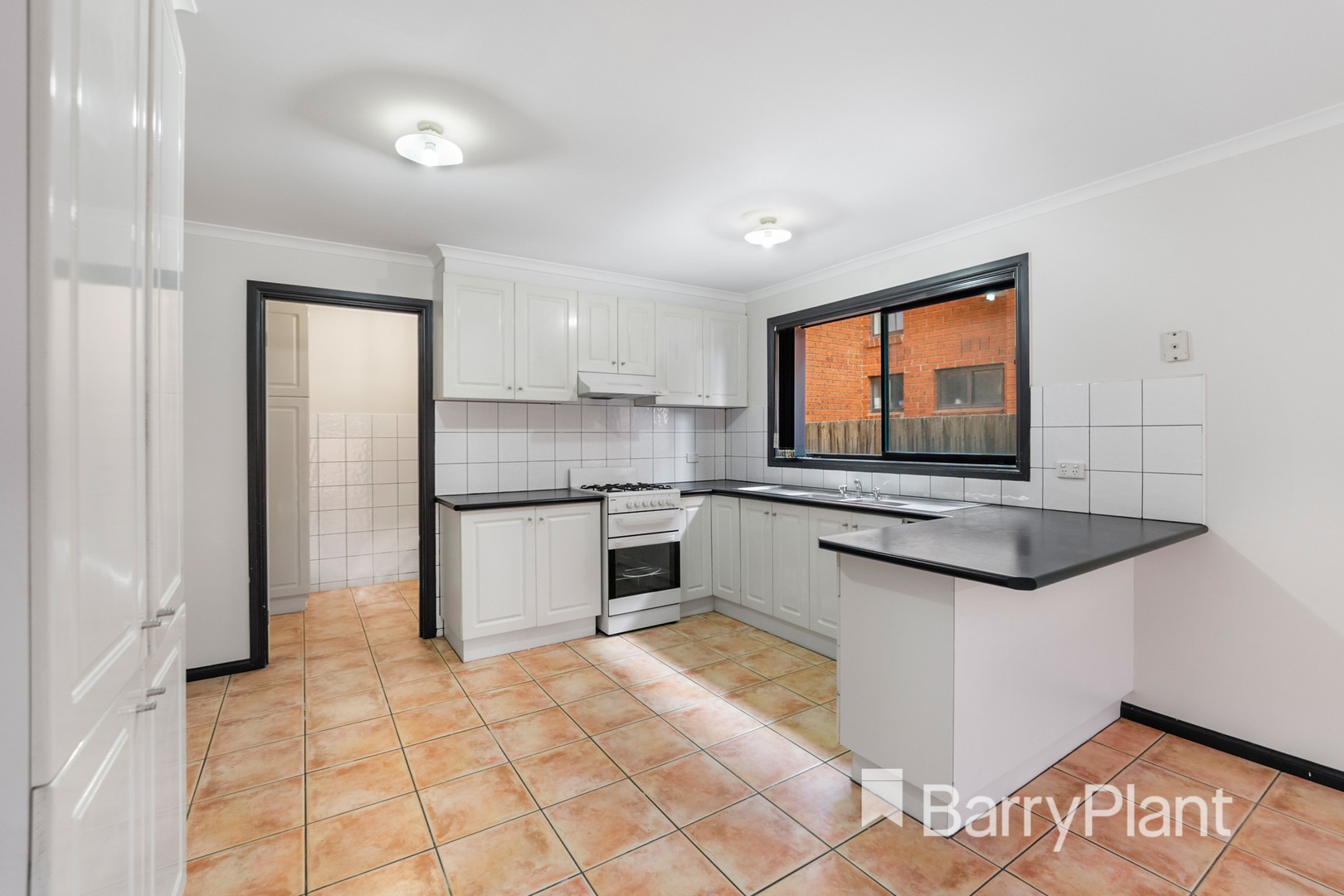 2/6 John StreetSt Albans, VIC 3021, St Albans - Thumbnail 2