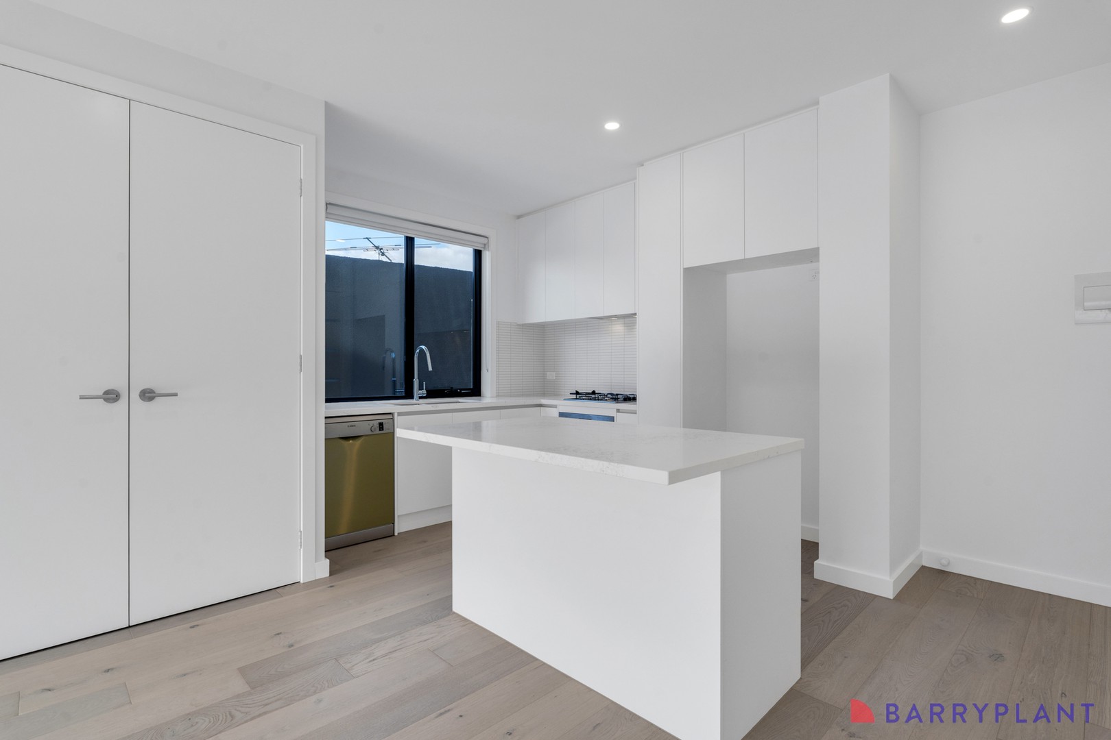 2/6 Juniper Crescent, Thomastown, VIC 3074, Thomastown - Thumbnail 2