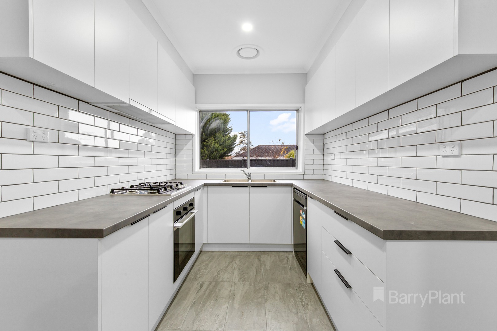 2/6 Larkspur Drive, St Albans, VIC 3021, St Albans - Thumbnail 3