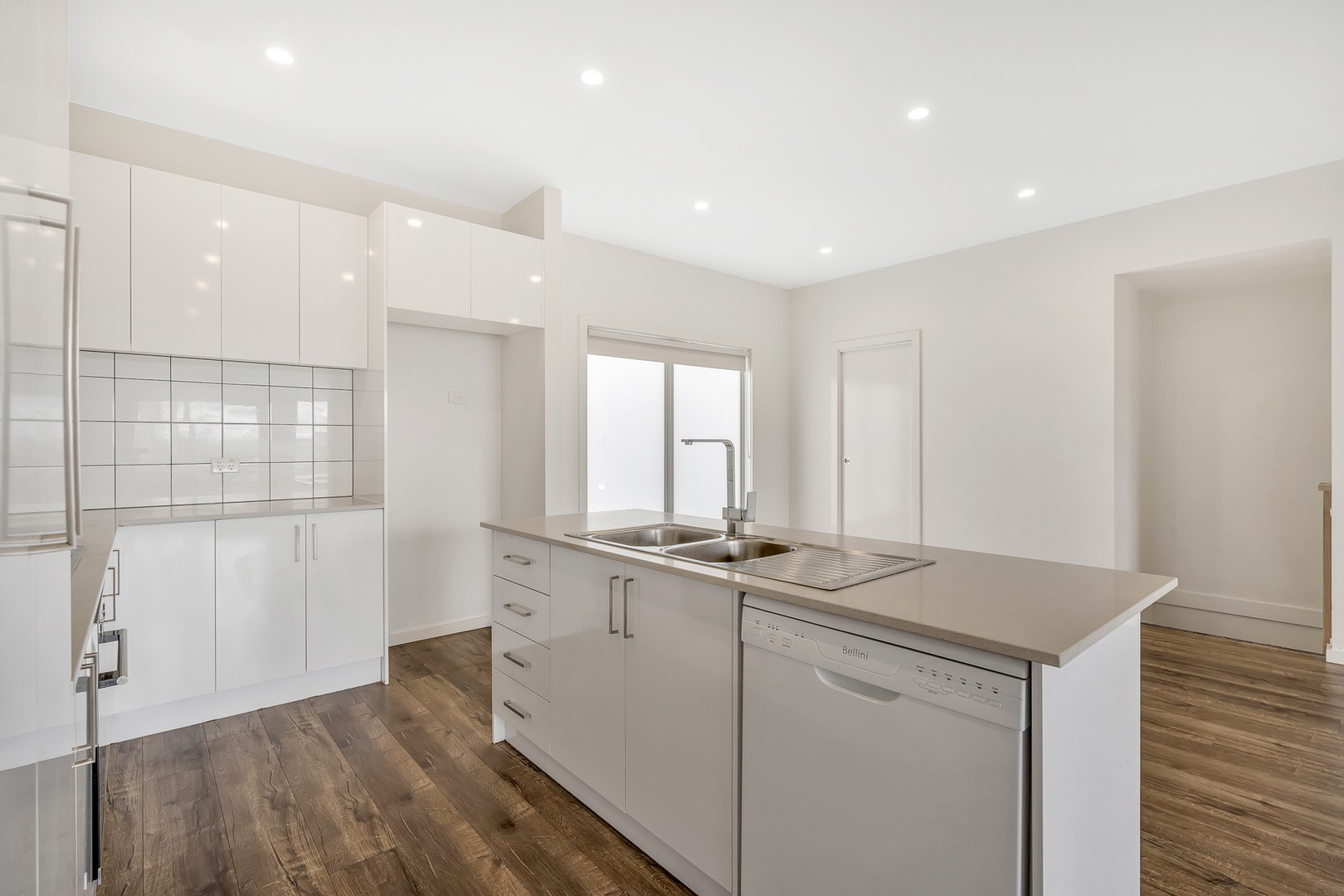 2/6 Little Windrock Lane, Craigieburn, VIC 3064, Craigieburn - Thumbnail 4