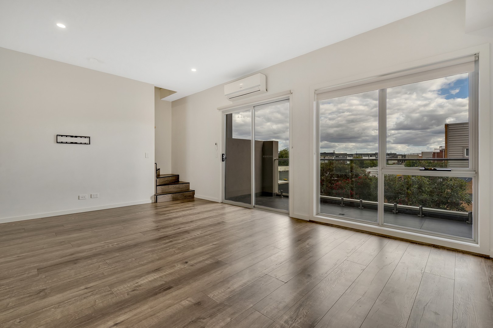 2/6 Little Windrock Lane, Craigieburn, VIC 3064, Craigieburn - Thumbnail 8