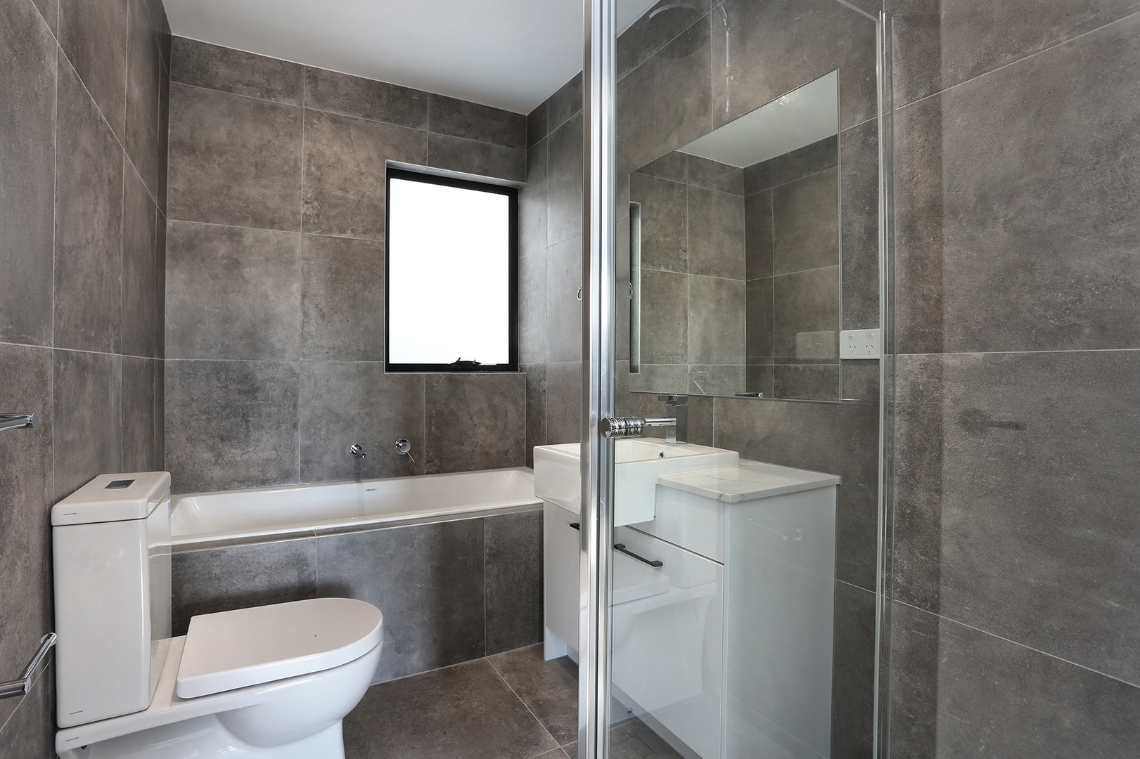2/6 MacKinnon Grove, Glenroy, VIC 3046, Glenroy - Thumbnail 4