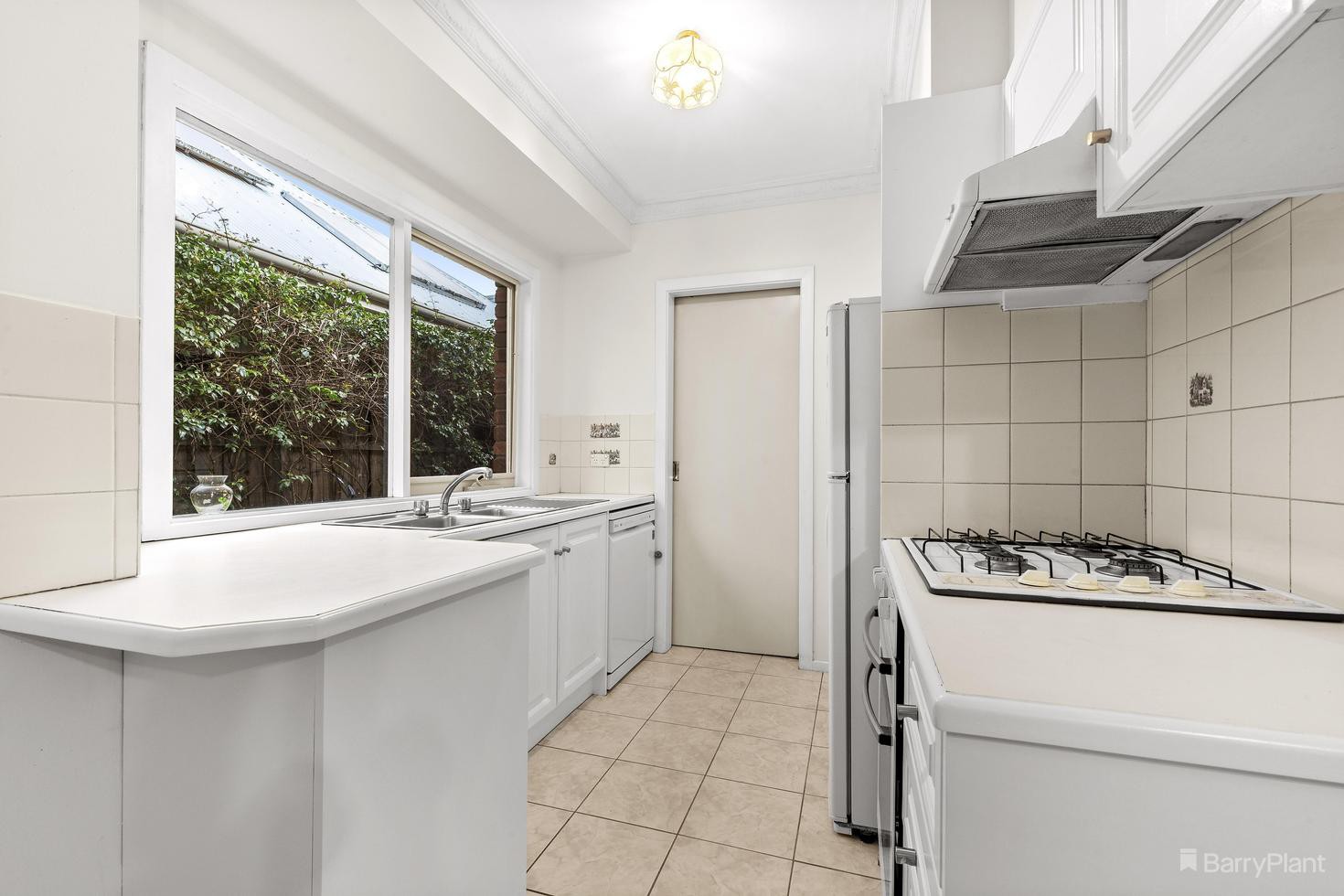 2/6 Molleton Street, Blackburn, VIC 3130, Blackburn - Thumbnail 4