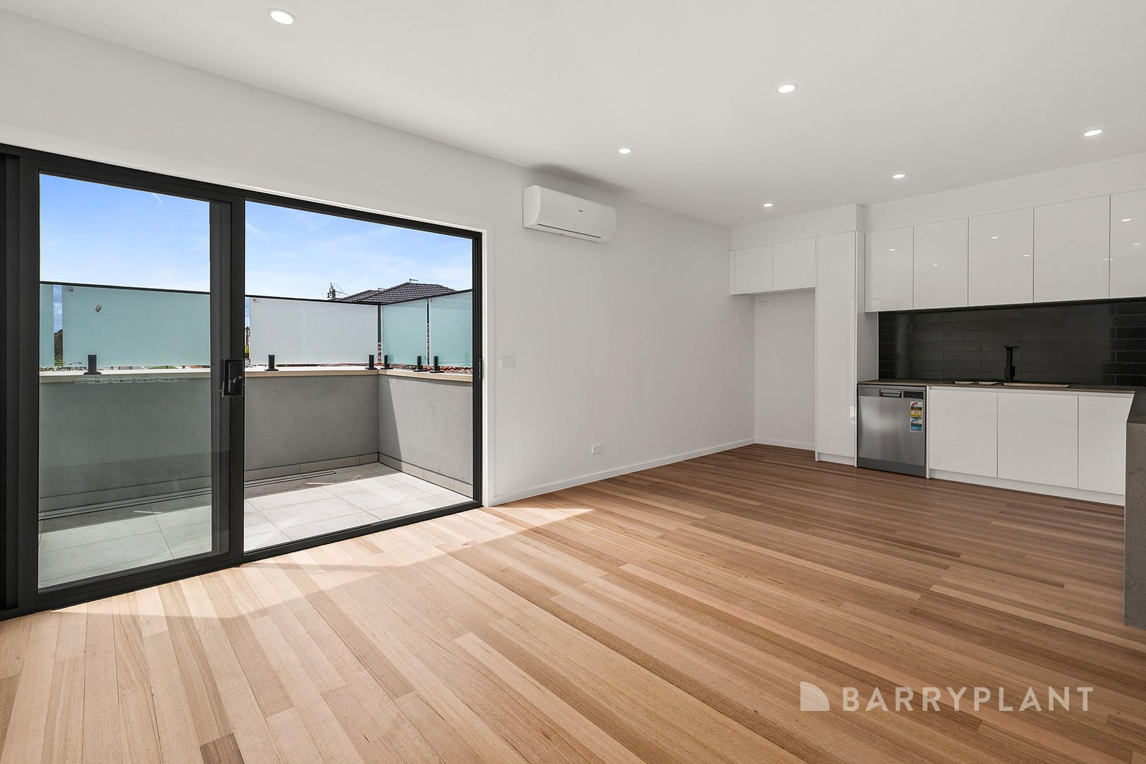 2/6 Oxley Court, Broadmeadows, VIC 3047, Broadmeadows - Thumbnail 2