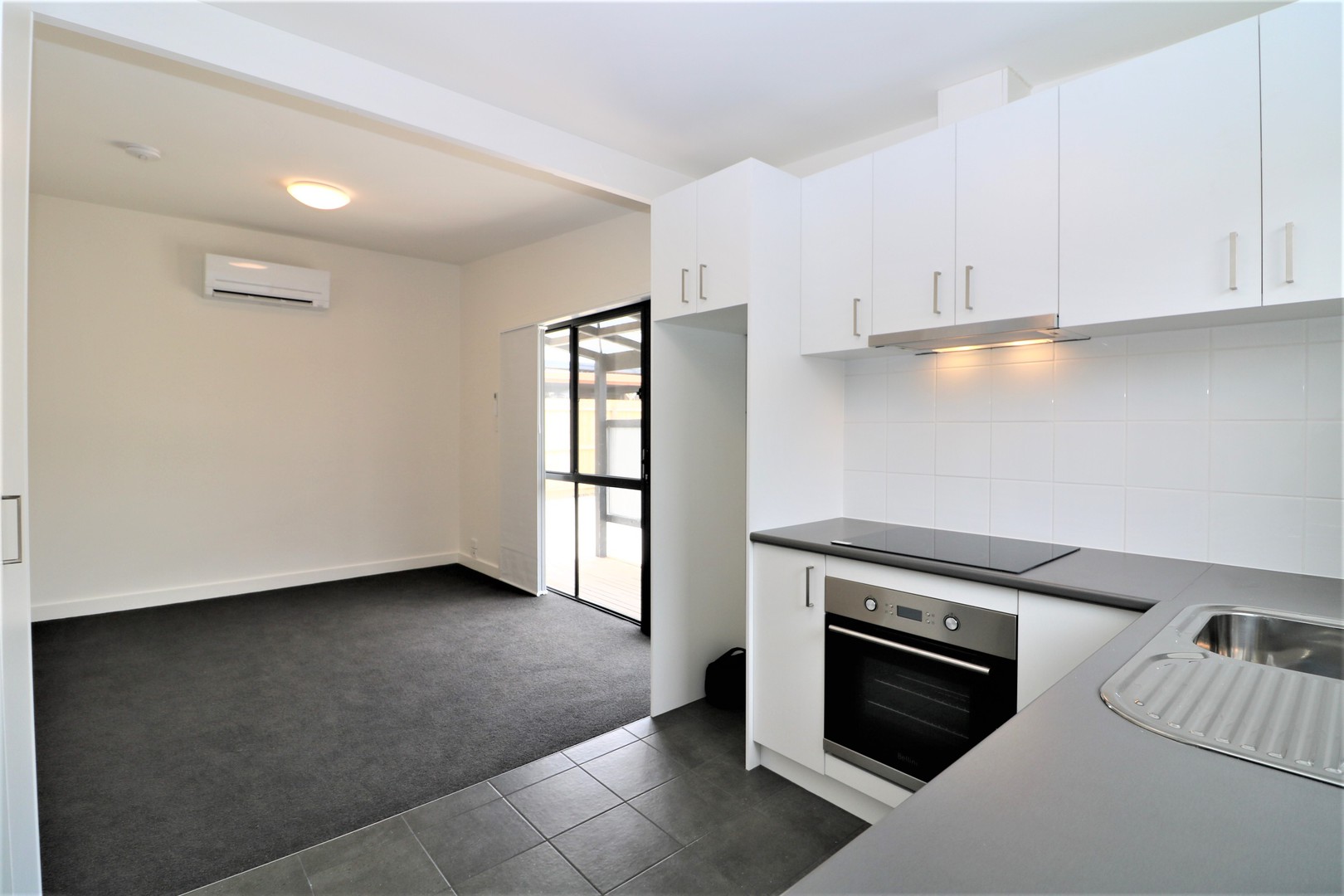 2/6 Rix  Street, Herne Hill, VIC 3218 - Thumbnail 1 - 29/08/2023