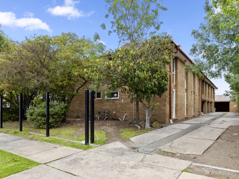 2/6 St James Avenue, Springvale, VIC 3171 - Image - 03/11/2025