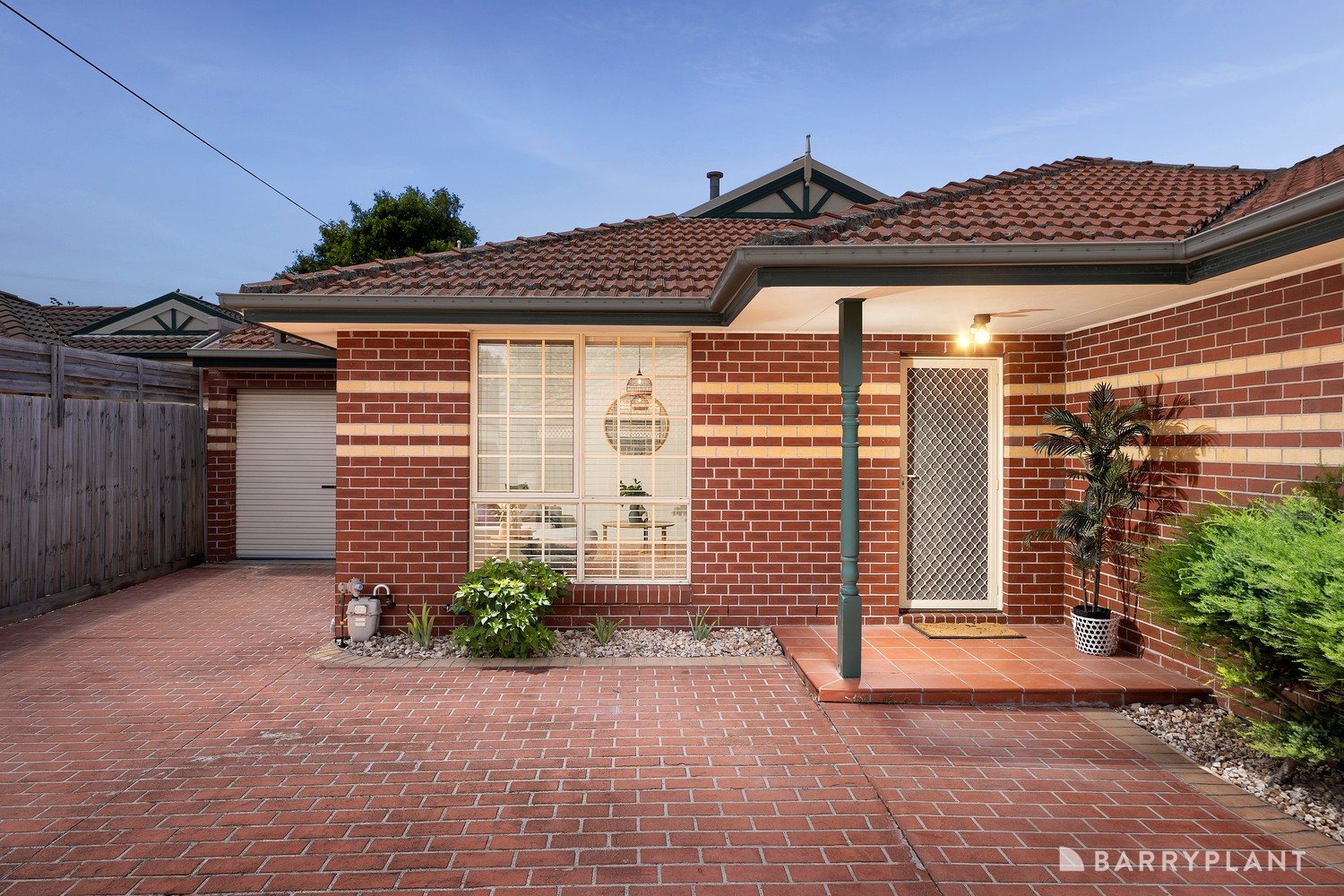2/6 Sturt Street, Sunshine, VIC 3020, Sunshine - Thumbnail 2
