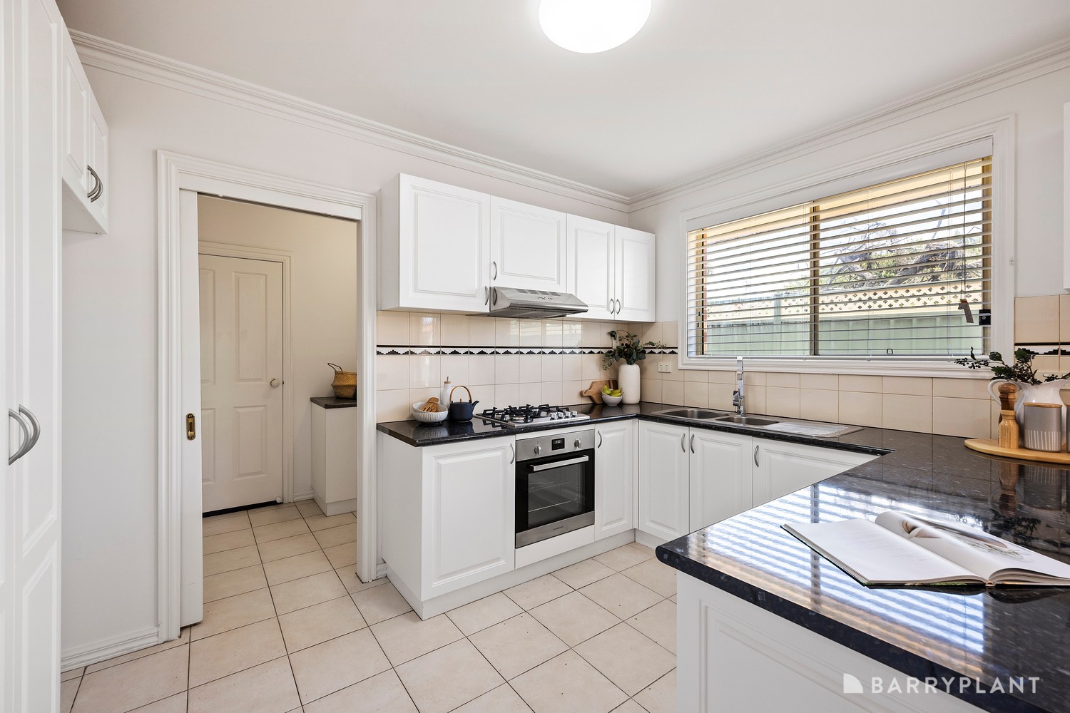 2/6 Sturt Street, Sunshine, VIC 3020, Sunshine - Thumbnail 6
