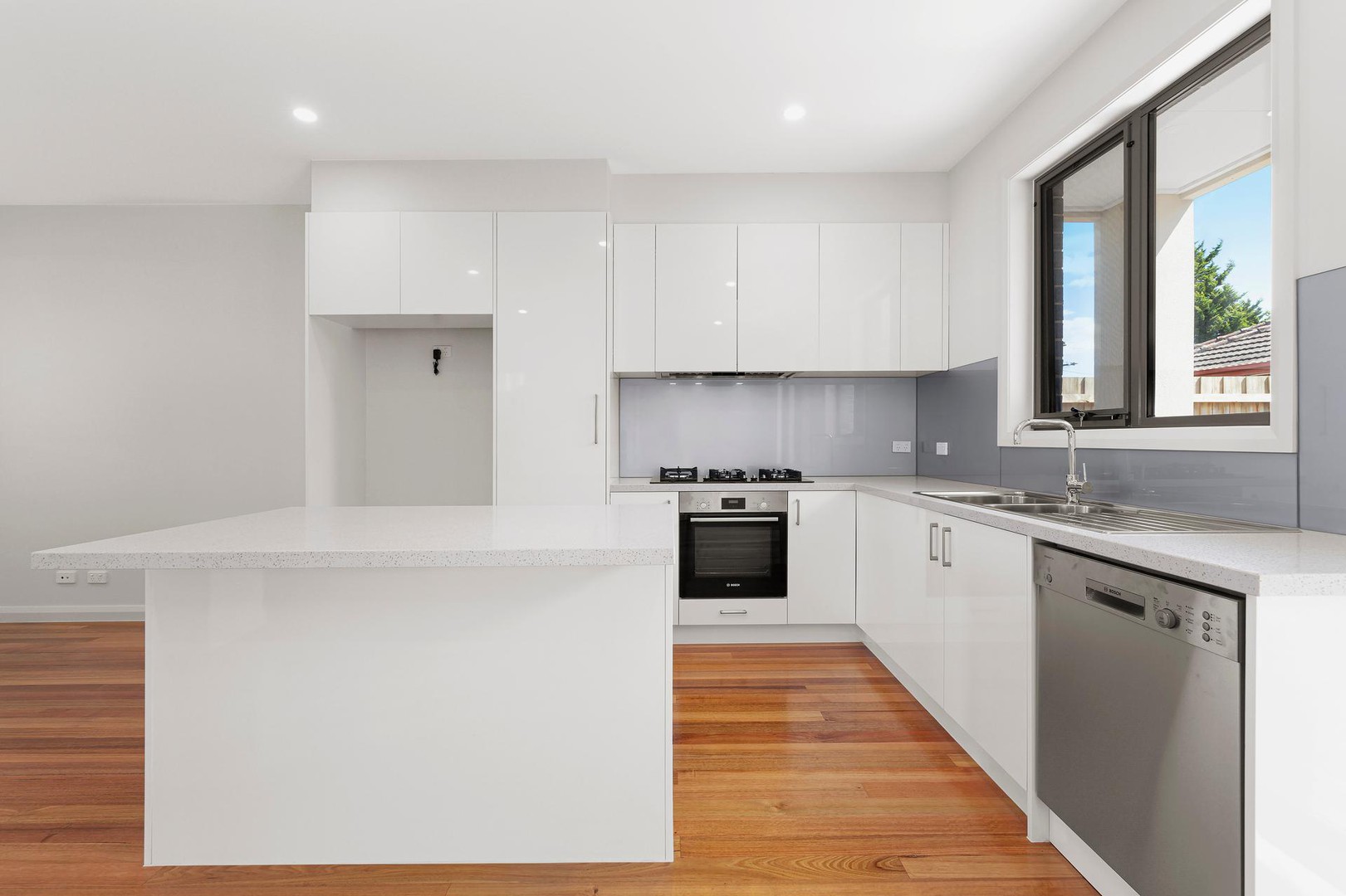 2/61 Renshaw Street, Doncaster East, VIC 3109, Doncaster East - Thumbnail 4