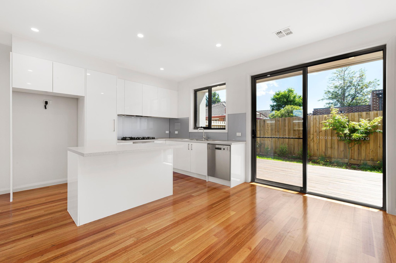 2/61 Renshaw Street, Doncaster East, VIC 3109, Doncaster East - Thumbnail 5