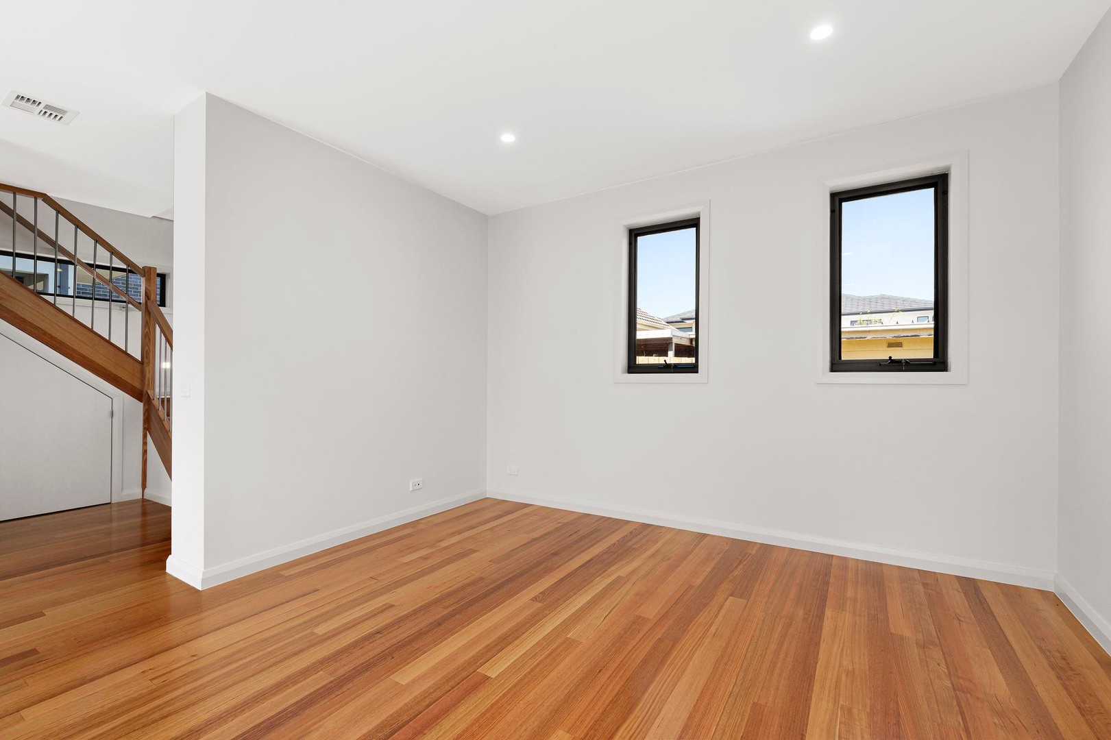 2/61 Renshaw Street, Doncaster East, VIC 3109, Doncaster East - Thumbnail 6