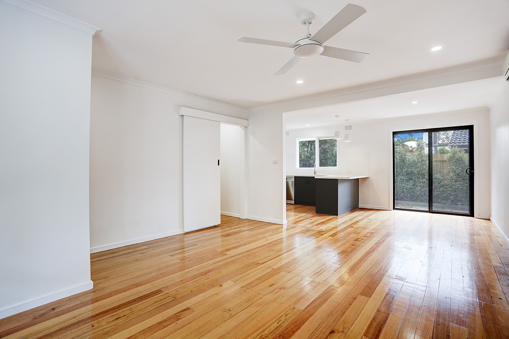 2/63 Bondi  Road, Bonbeach, VIC 3196, Bonbeach - Thumbnail 2