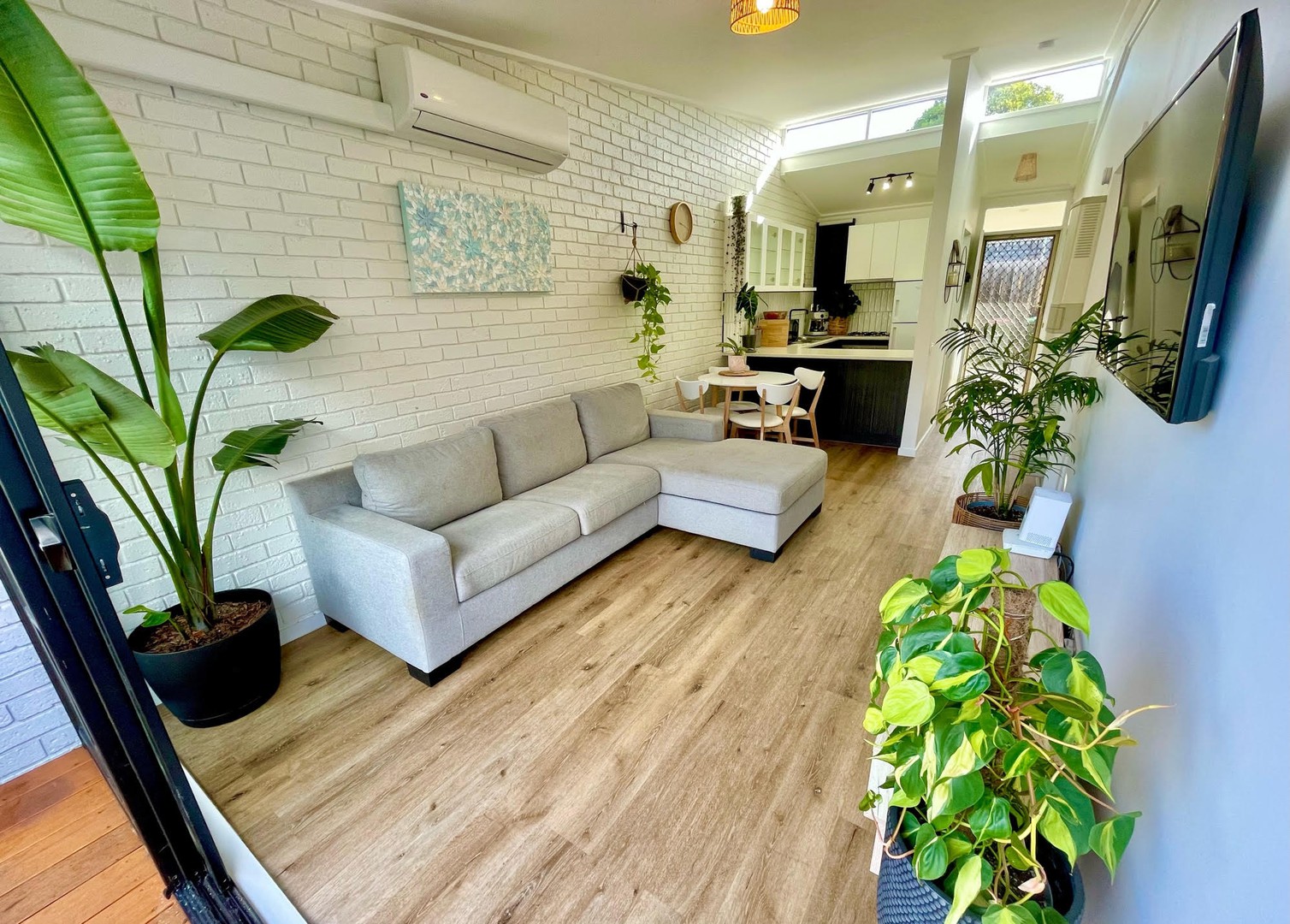 2/63 Calder  Street, Manifold Heights, VIC 3218 - Thumbnail 1 - 02/06/2023