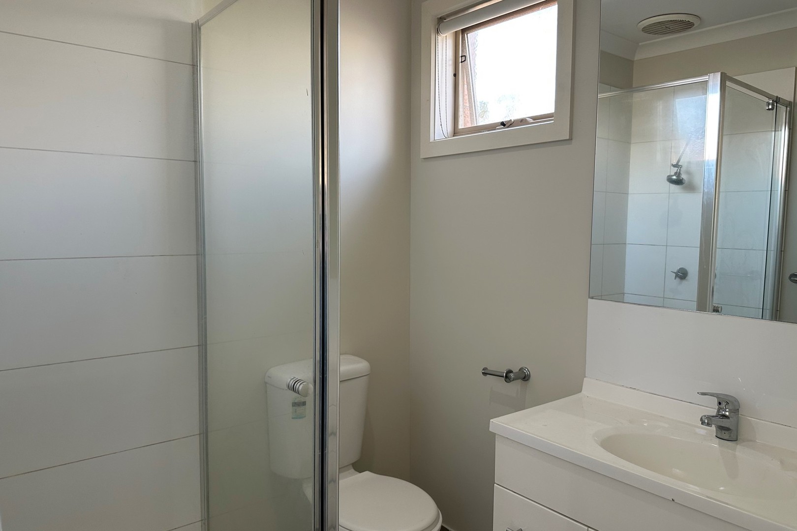 2/63 Gillingham Crescent, Craigieburn, VIC 3064, Craigieburn - Thumbnail 6