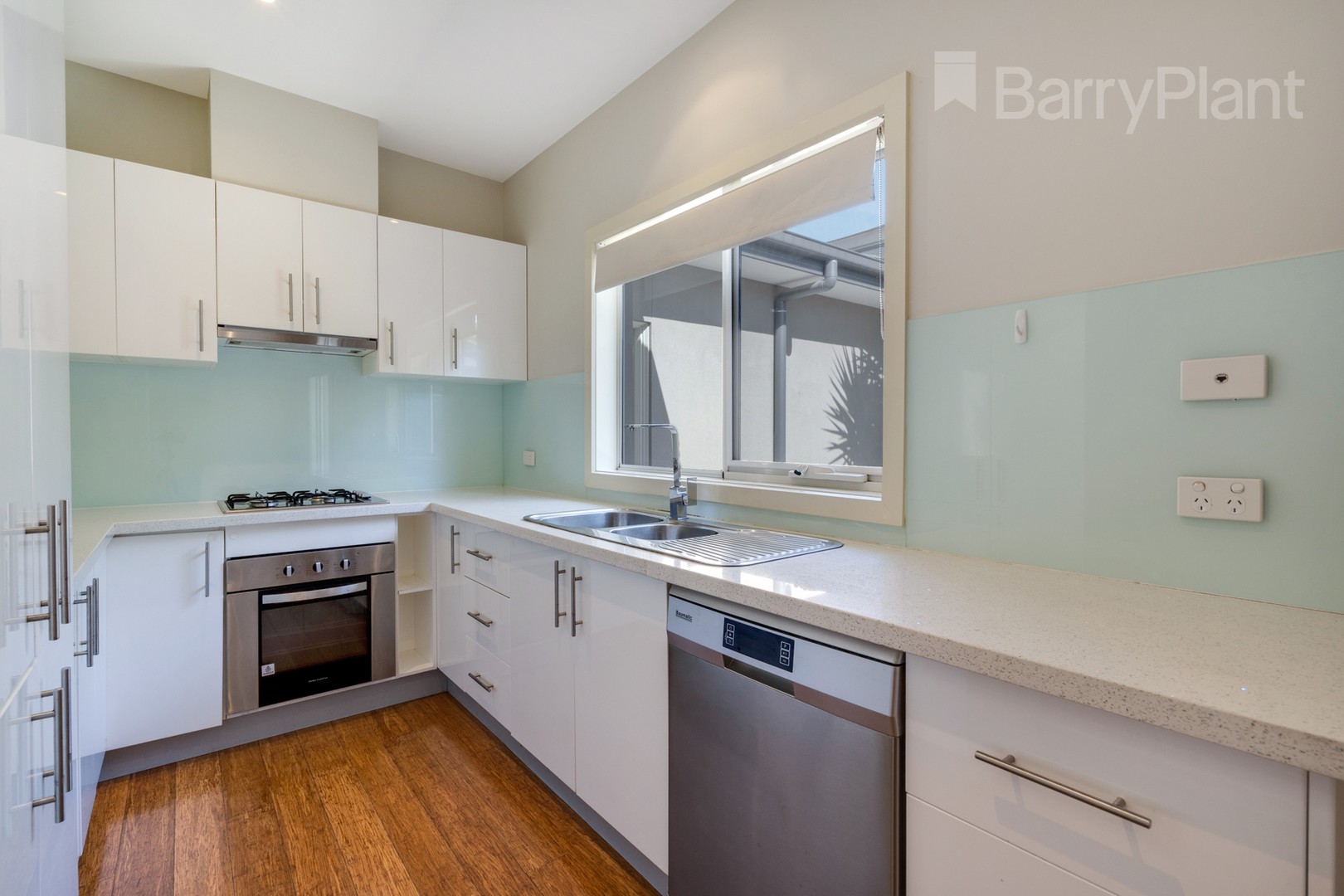 2/63 Lane Crescent, Reservoir, VIC 3073, Reservoir - Thumbnail 2