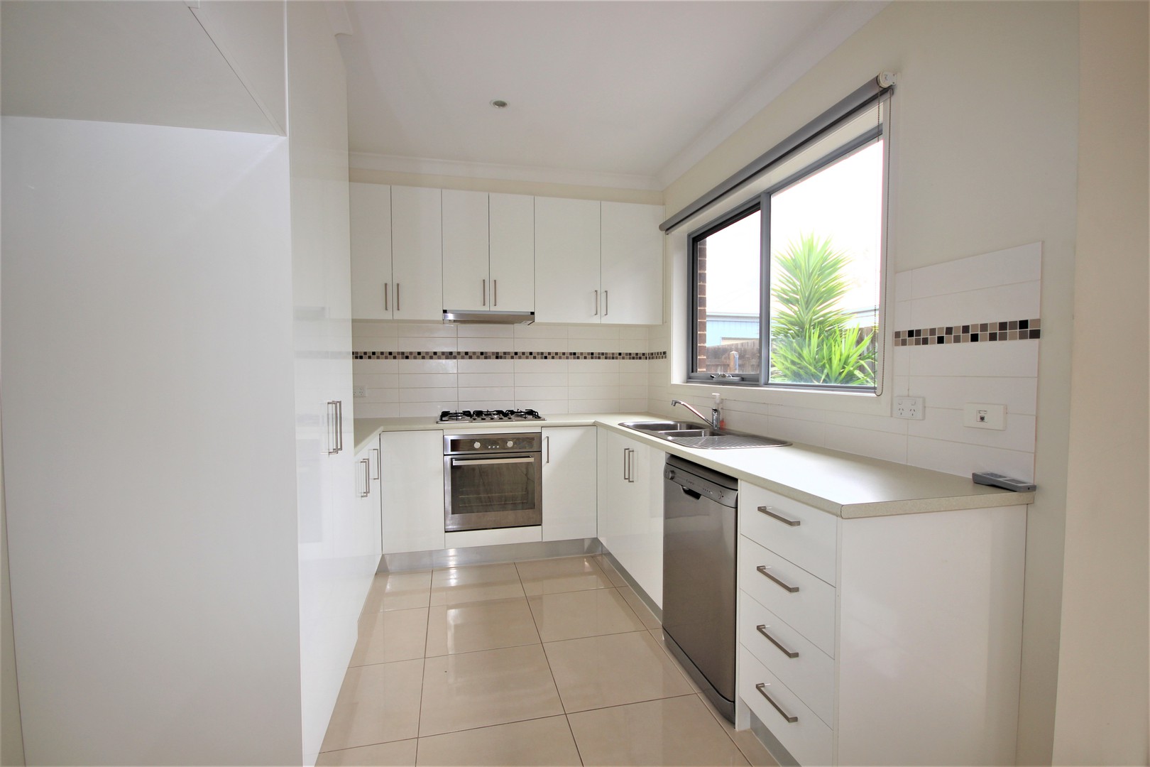 2/63 Oakwood Crescent, Waurn Ponds, VIC 3216, Waurn Ponds - Thumbnail 4