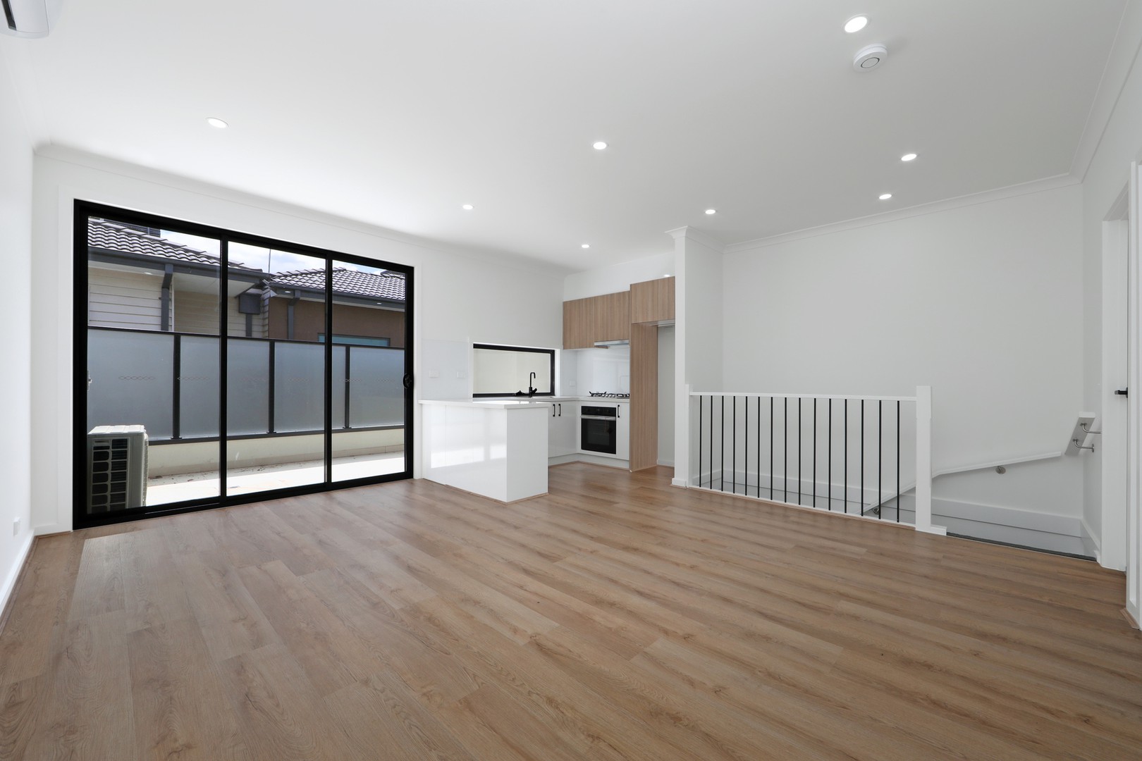 2/637 Stud Road, Scoresby, VIC 3179, Scoresby - Thumbnail 3