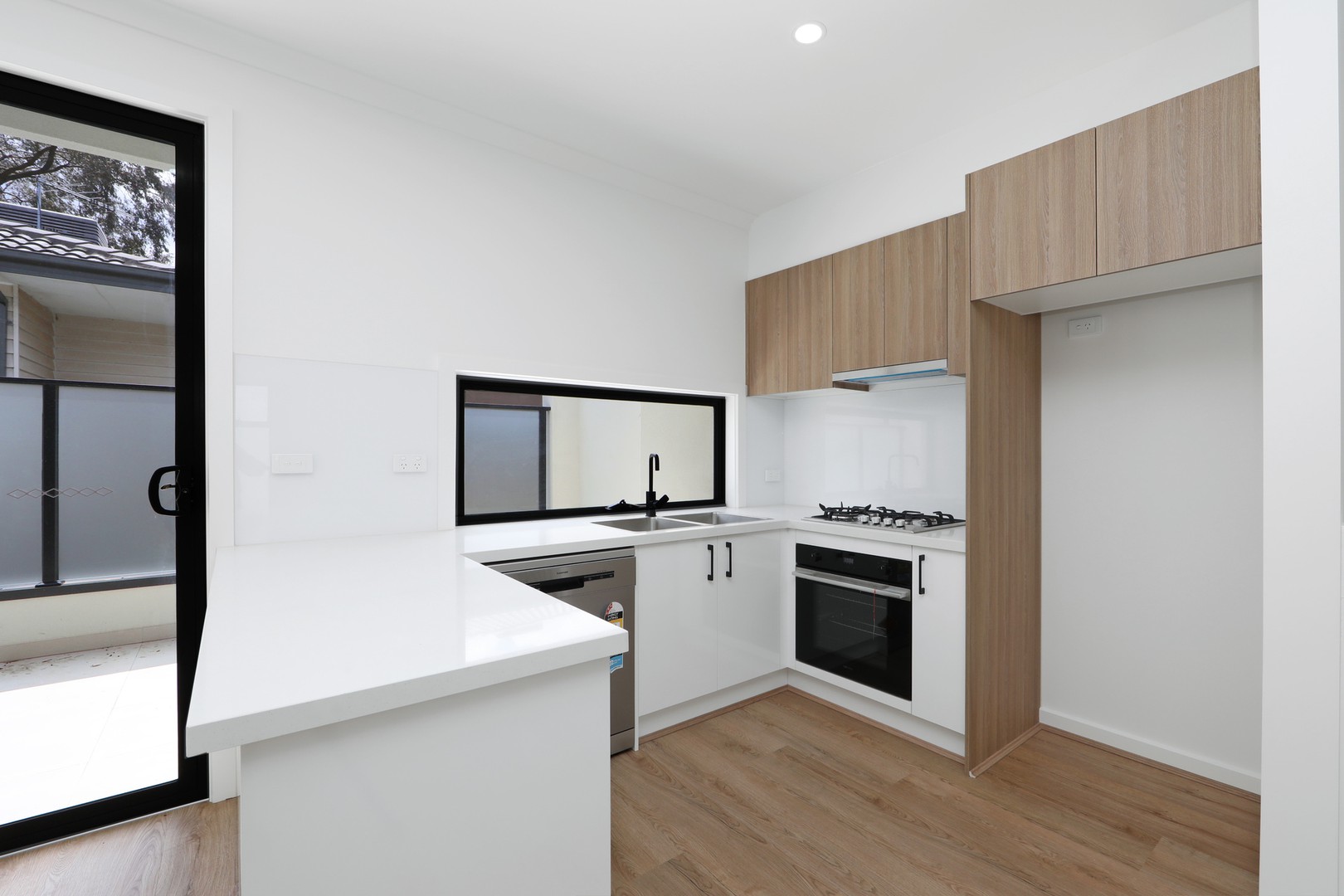 2/637 Stud Road, Scoresby, VIC 3179, Scoresby - Thumbnail 4