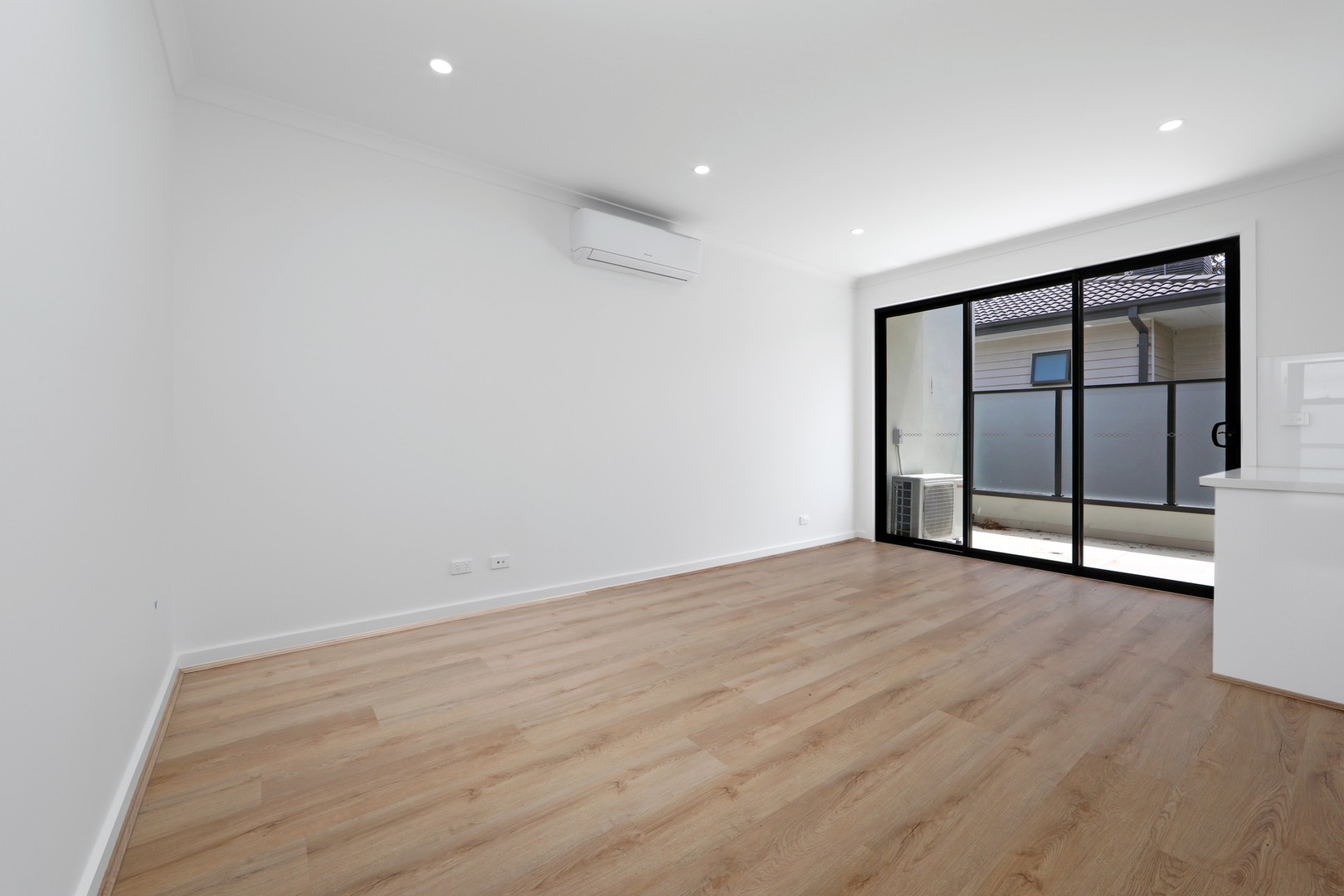 2/637 Stud Road, Scoresby, VIC 3179, Scoresby - Thumbnail 5