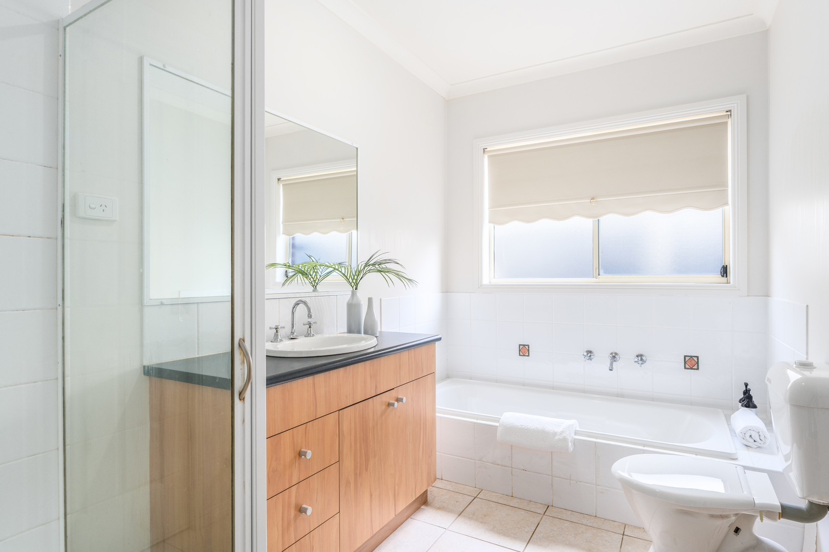 2/64 Augustine Drive, Highton, VIC 3216, Highton - Thumbnail 2
