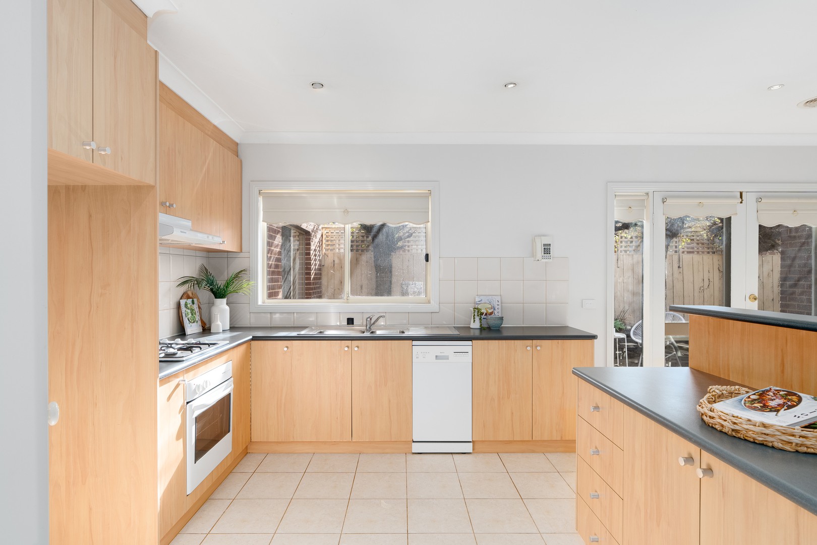 2/64 Augustine Drive, Highton, VIC 3216, Highton - Thumbnail 3