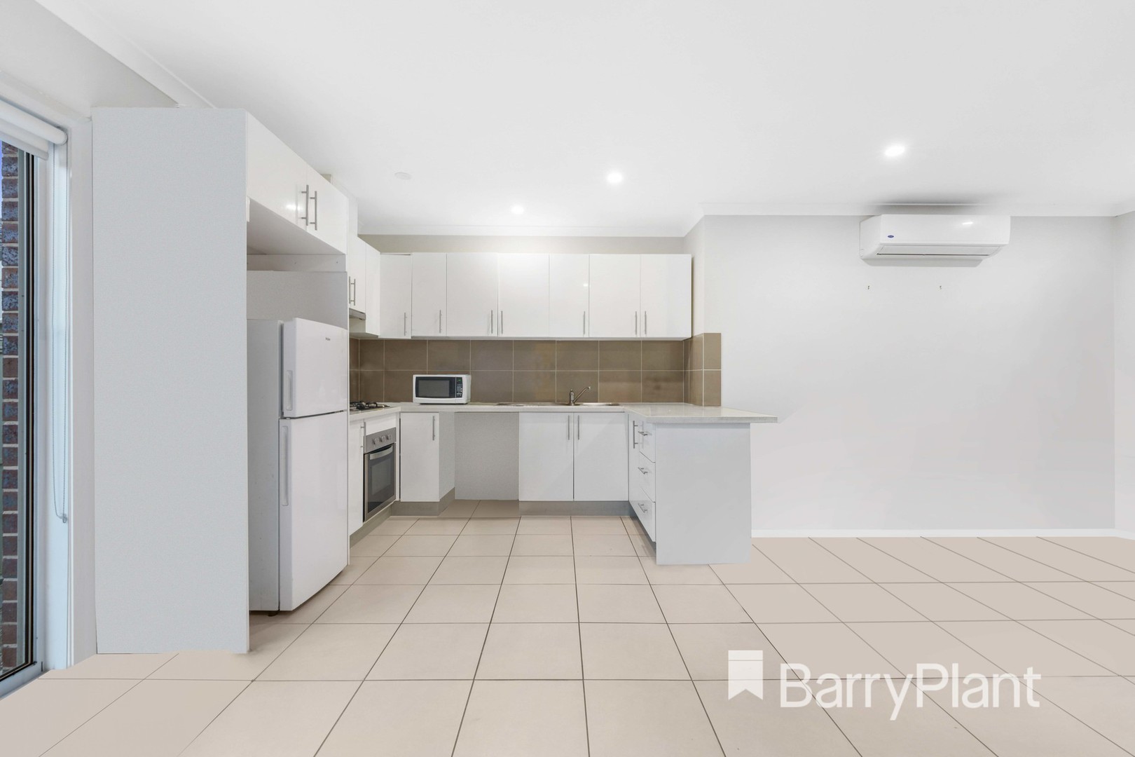 2/64 Station Avenue, St Albans, VIC 3021, St Albans - Thumbnail 4