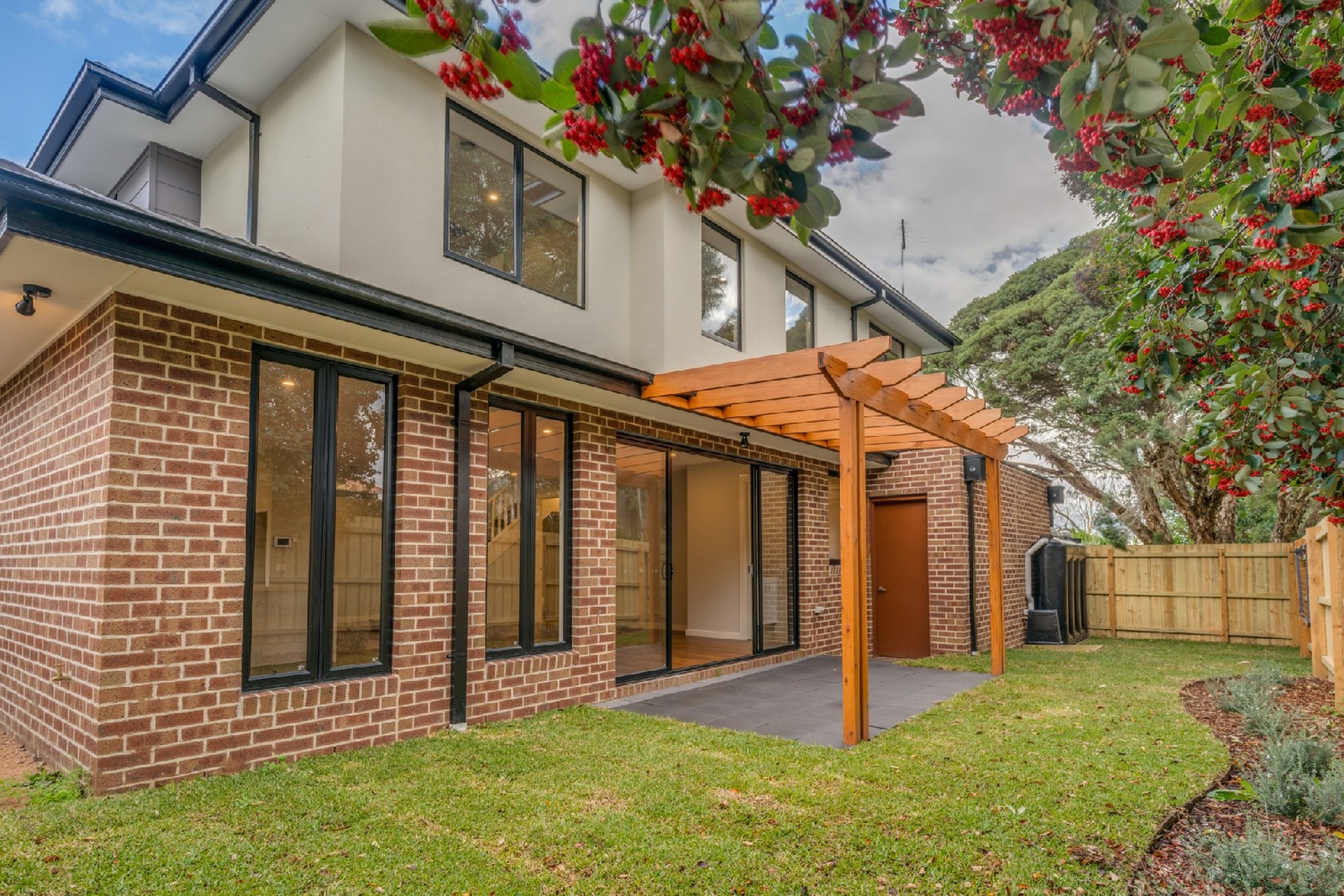 2/65 Arthur Street, Burwood, VIC 3125 - Thumbnail 1 - 19/11/2024