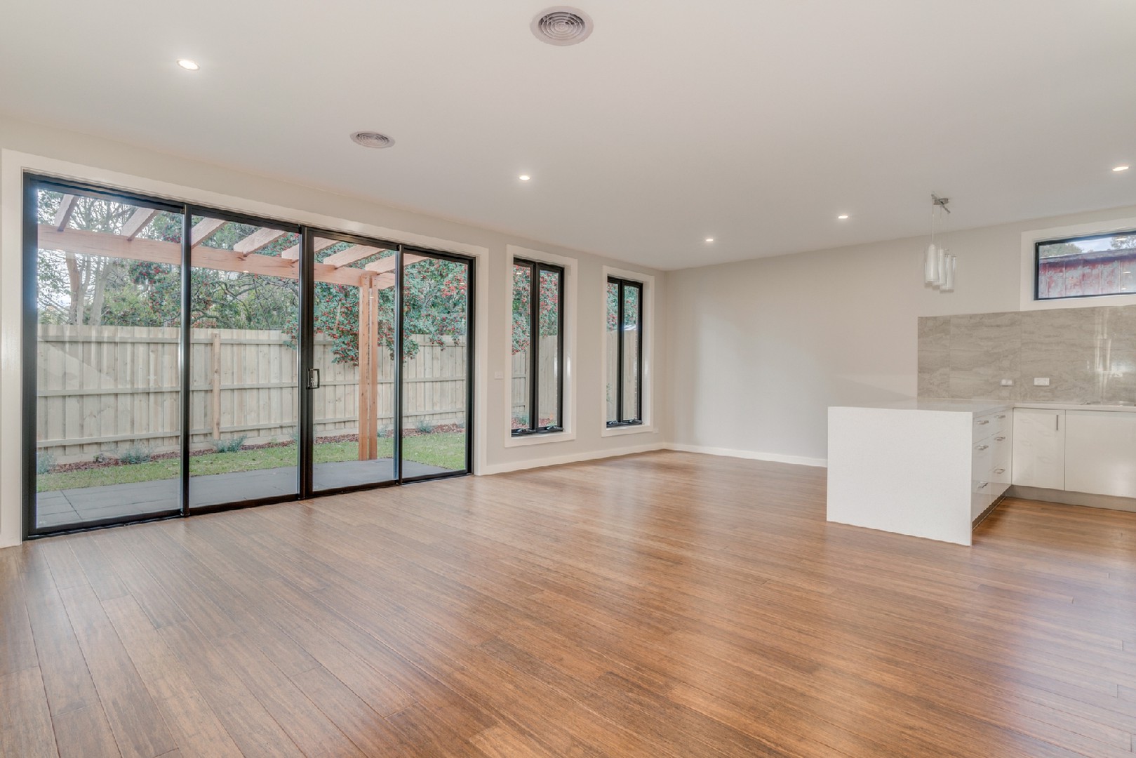 2/65 Arthur Street, Burwood, VIC 3125, Burwood - Thumbnail 4