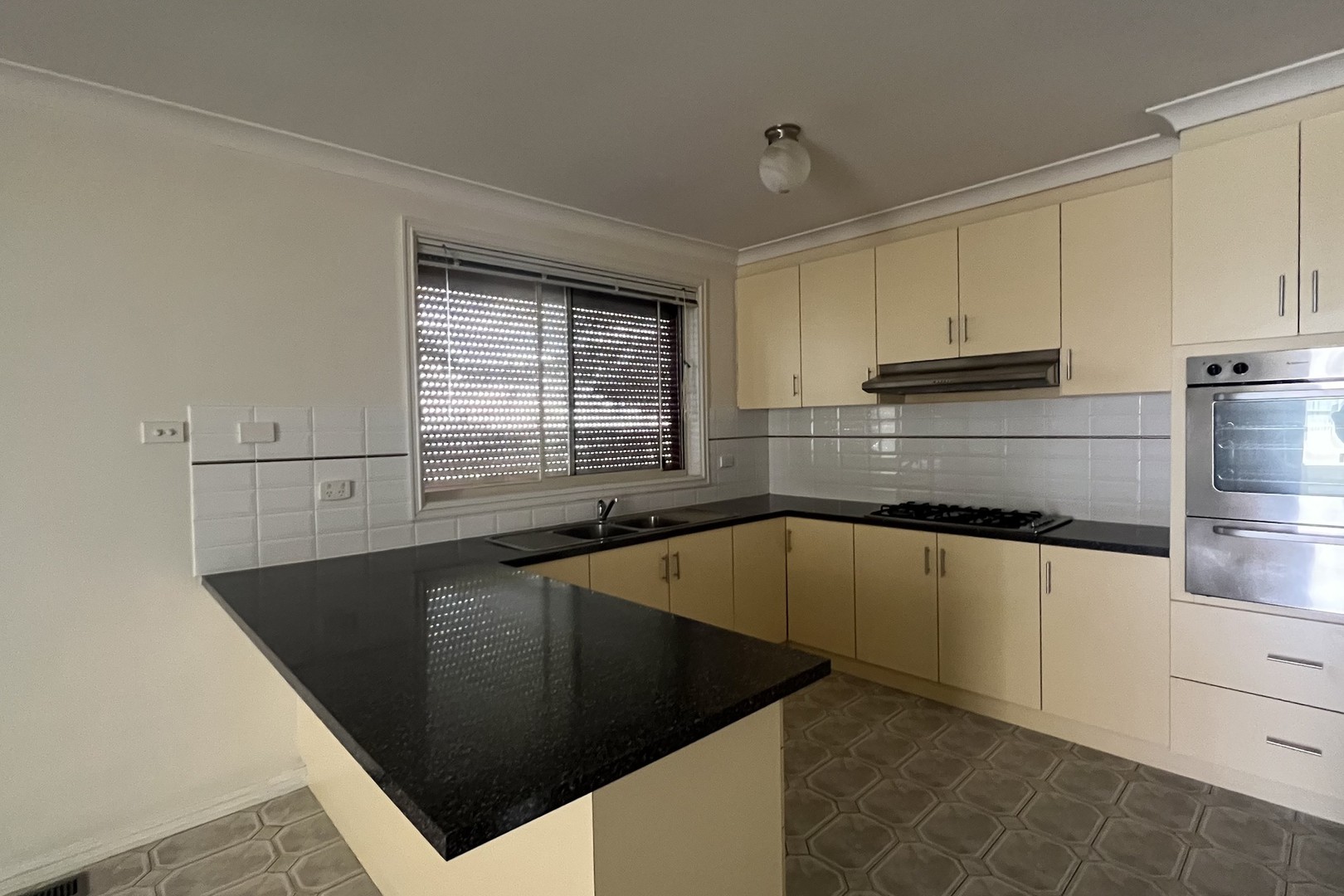 2/65 Barton Street, Reservoir, VIC 3073, Reservoir - Thumbnail 5