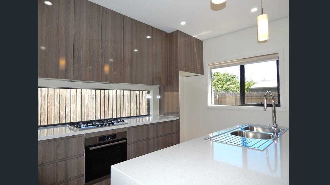 2/65 Boldrewood Parade, Reservoir, VIC 3073, Reservoir - Thumbnail 3