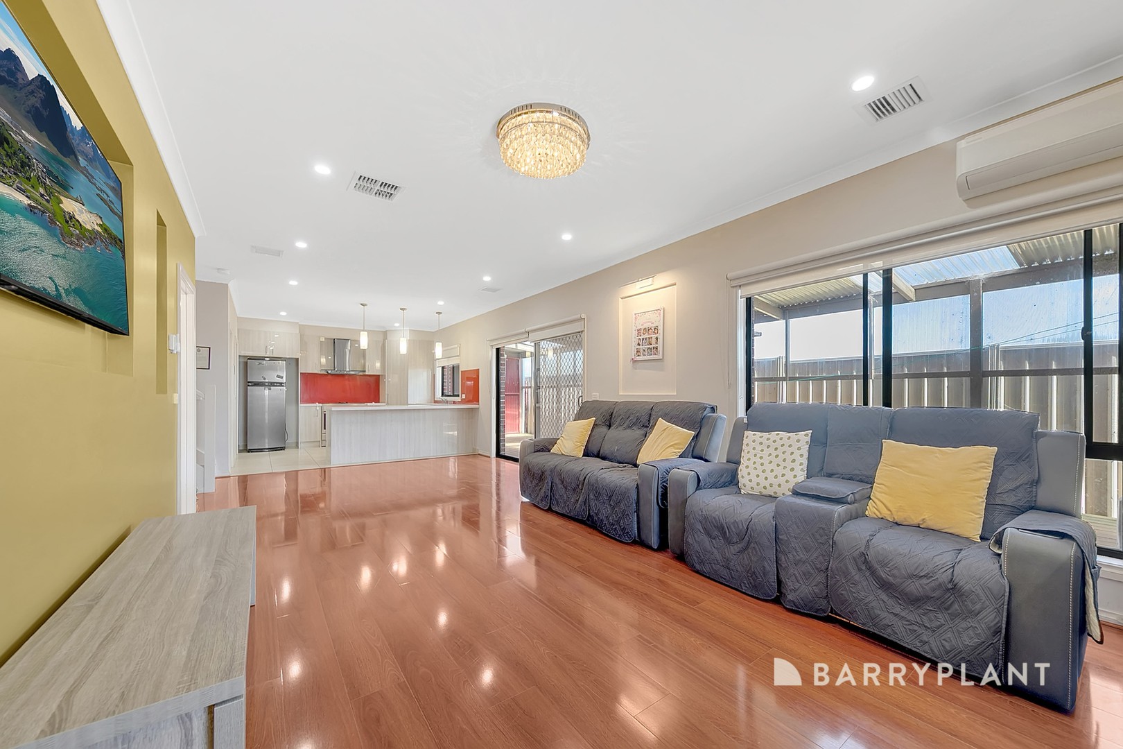 2/65 Jasmine Drive, Mill Park, VIC 3082, Mill Park - Thumbnail 2
