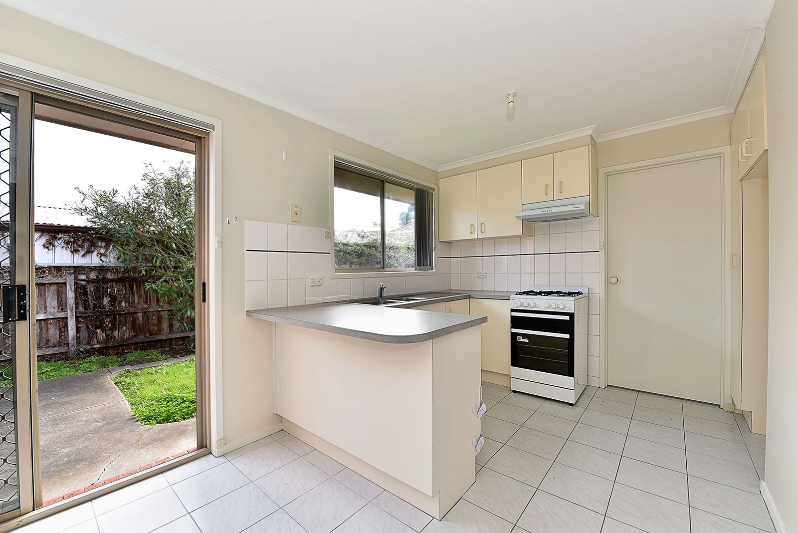 2/65 Parer Road, Airport West, VIC 3042, Airport West - Thumbnail 2