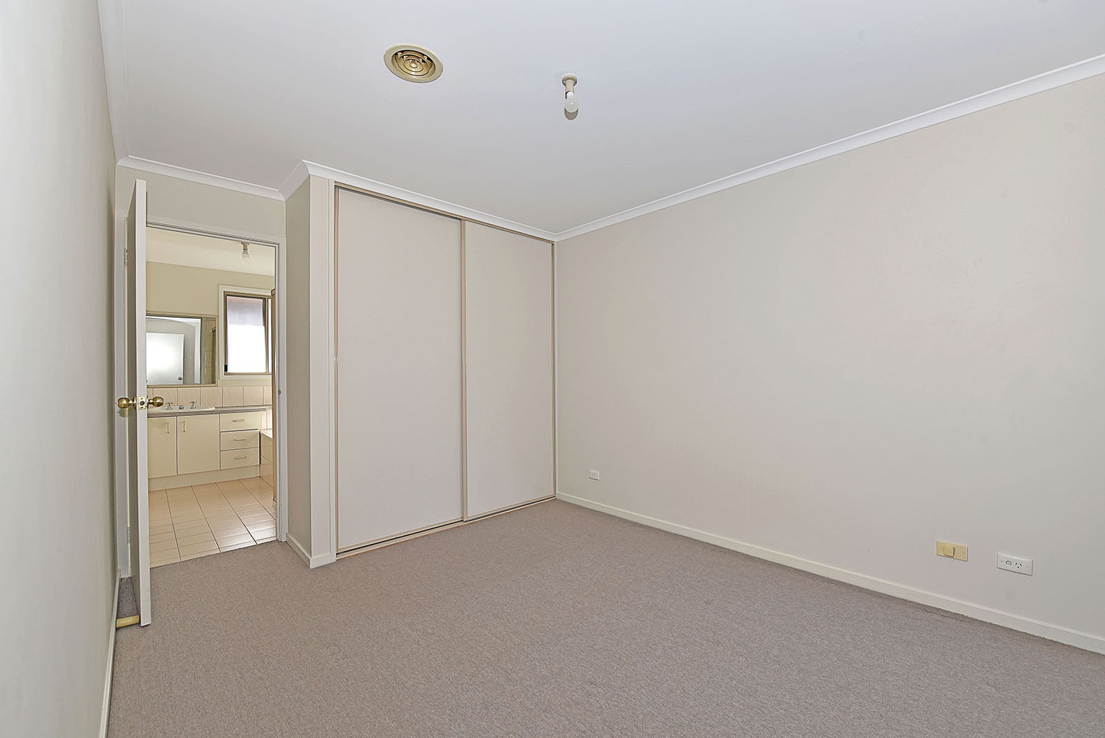 2/65 Parer Road, Airport West, VIC 3042, Airport West - Thumbnail 3