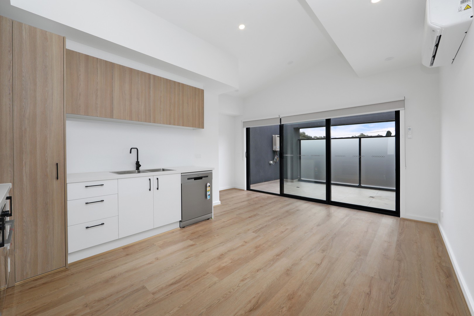 2/650 Stud Road, Scoresby, VIC 3179, Scoresby - Thumbnail 5